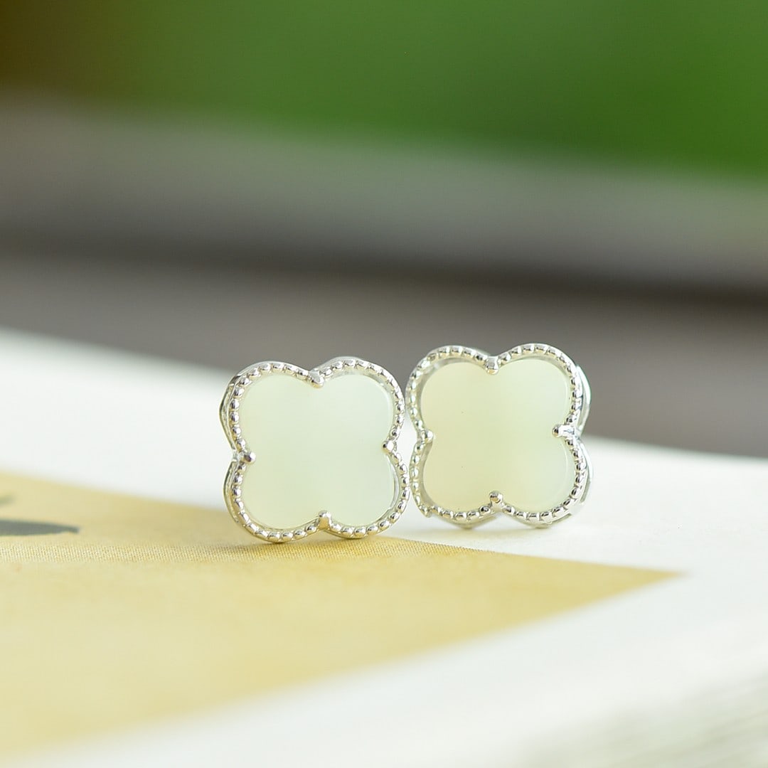 A Pair of Exquisite Sterling Silver Inlaid White Jade Earrings: A Pair of Exquisite Sterling Silver Inlaid White Jade Earrings,Size:0.4inx0.4in 一对纯银镶白玉耳环