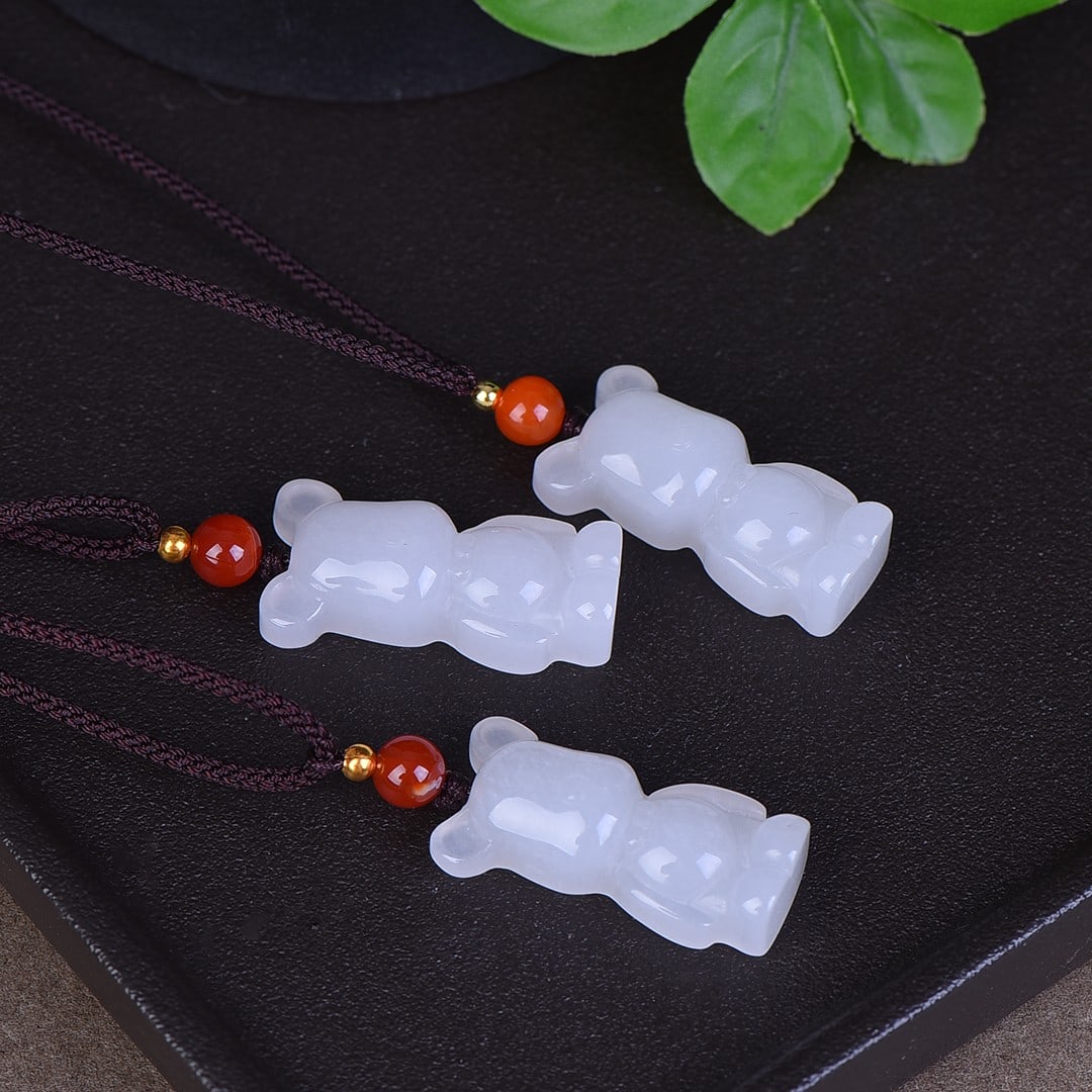 An Exquisite White Jade Pendant - 4