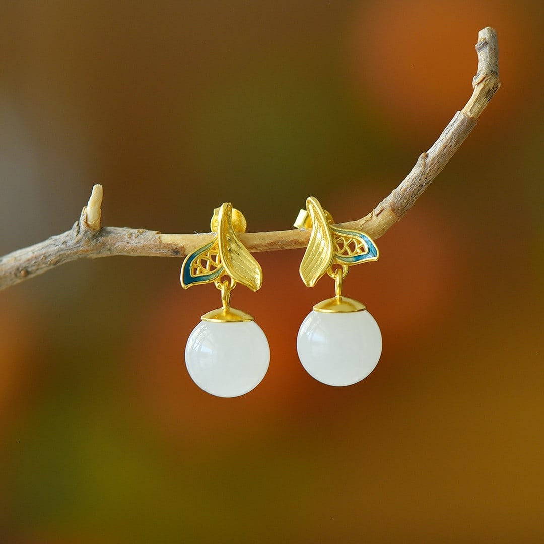 A Pair of Exquisite Sterling Silver-Gold Plated Inlaid White Jade Earrings: A Pair of Exquisite Sterling Silver-Gold Plated Inlaid White Jade Earrings,Size:0.4inx0.4in 一对纯银镀金镶白玉耳环