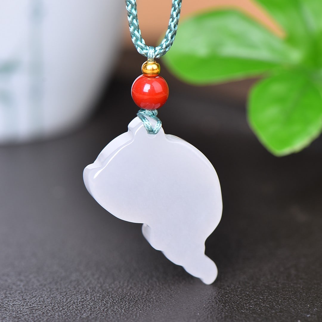 An Exquisite Jadeite Pendant - 3