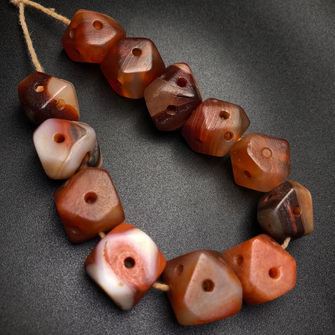 A Precious Agate Bracelets - 6