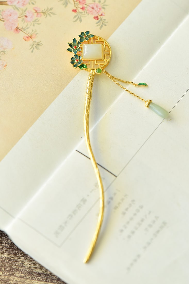 An Exquisite Sterling Silver-Gold Plated Inlaid White Jade Hairpin: An Exquisite Sterling Silver-Gold Plated Inlaid White Jade Hairpin,Size:0.4inx0.5in 纯银镀金镶白玉发簪