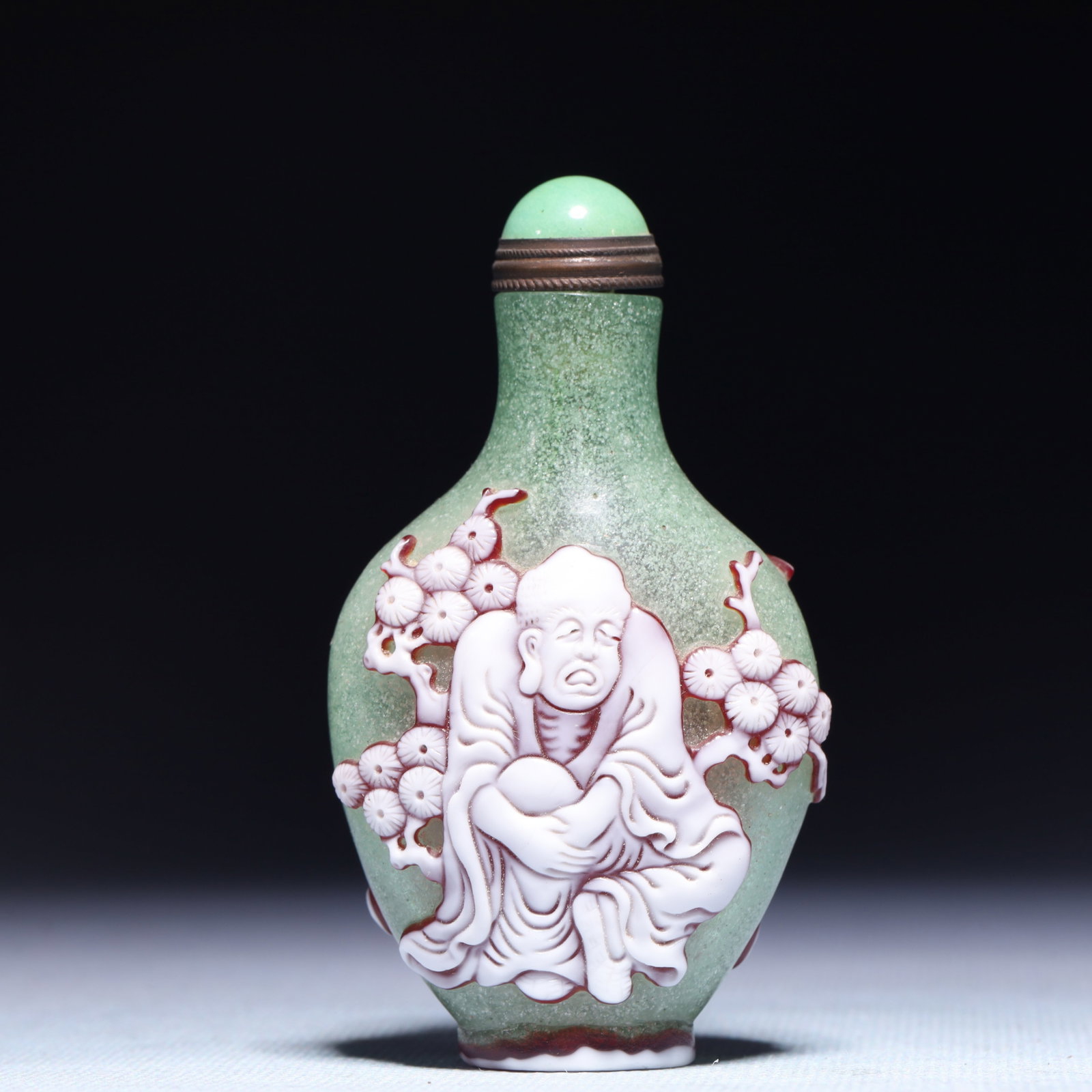 An Exquisite Glass Figure Pattern Snuff Bottle (1 of 7)