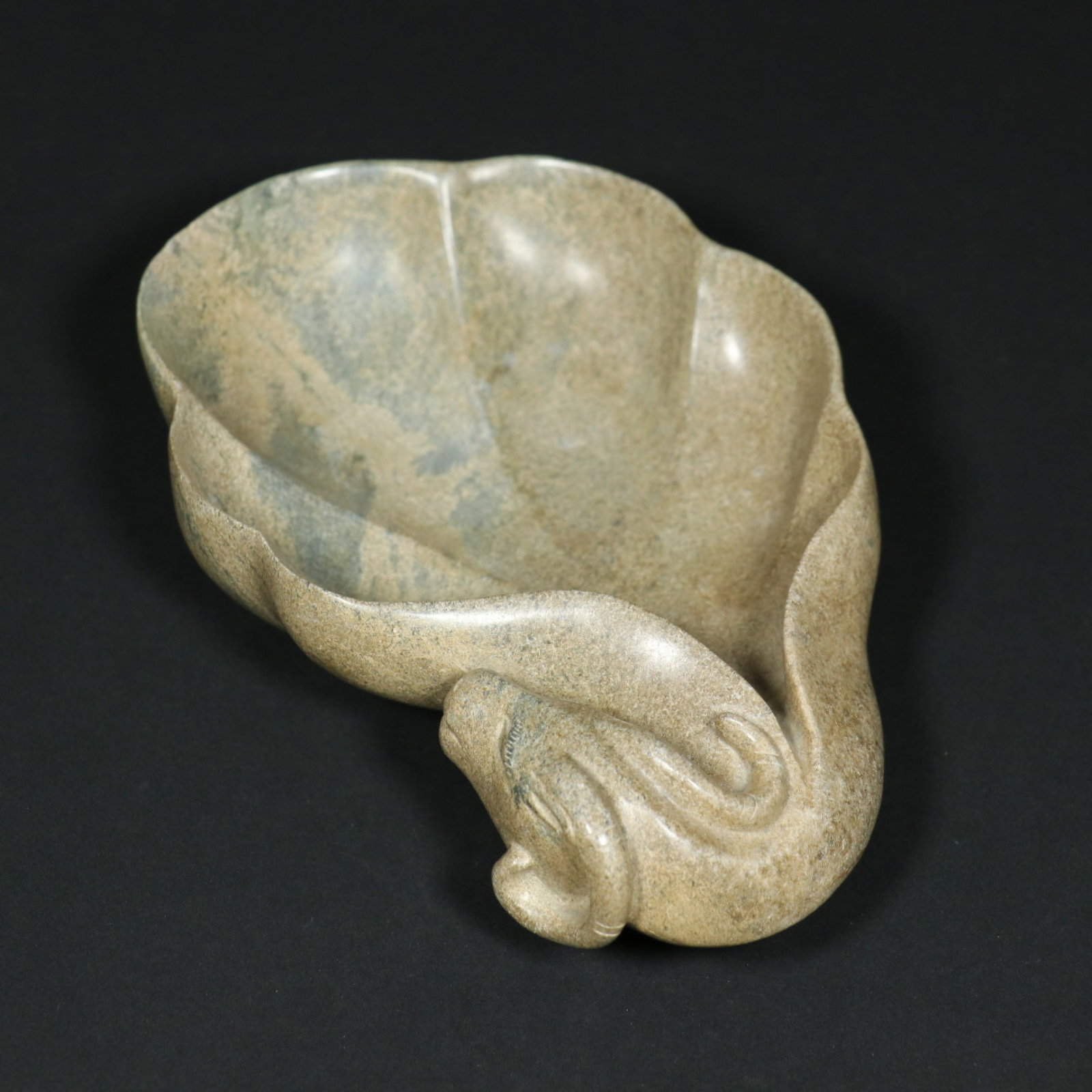 An Exquisite White Jade Sheep-head Brush Washer: An Exquisite White Jade Sheep-head Brush Washer,Han Dynasty,China,Size:7.5inx4.9inx1.8in,Weight:646.5g 白玉羊首笔洗,中国汉代