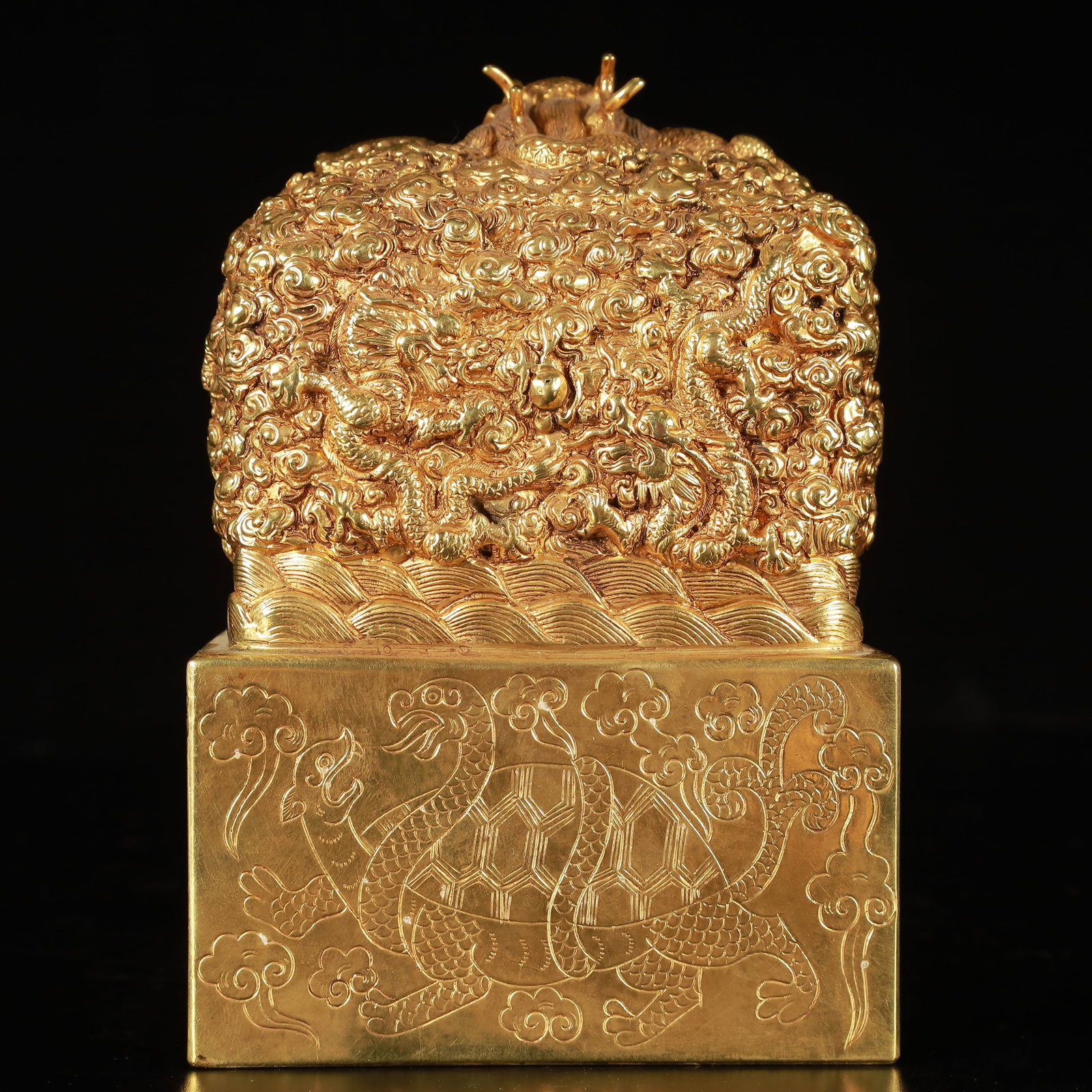 An Exquisite Gilt Bronze Beast Pattern Seal - 3