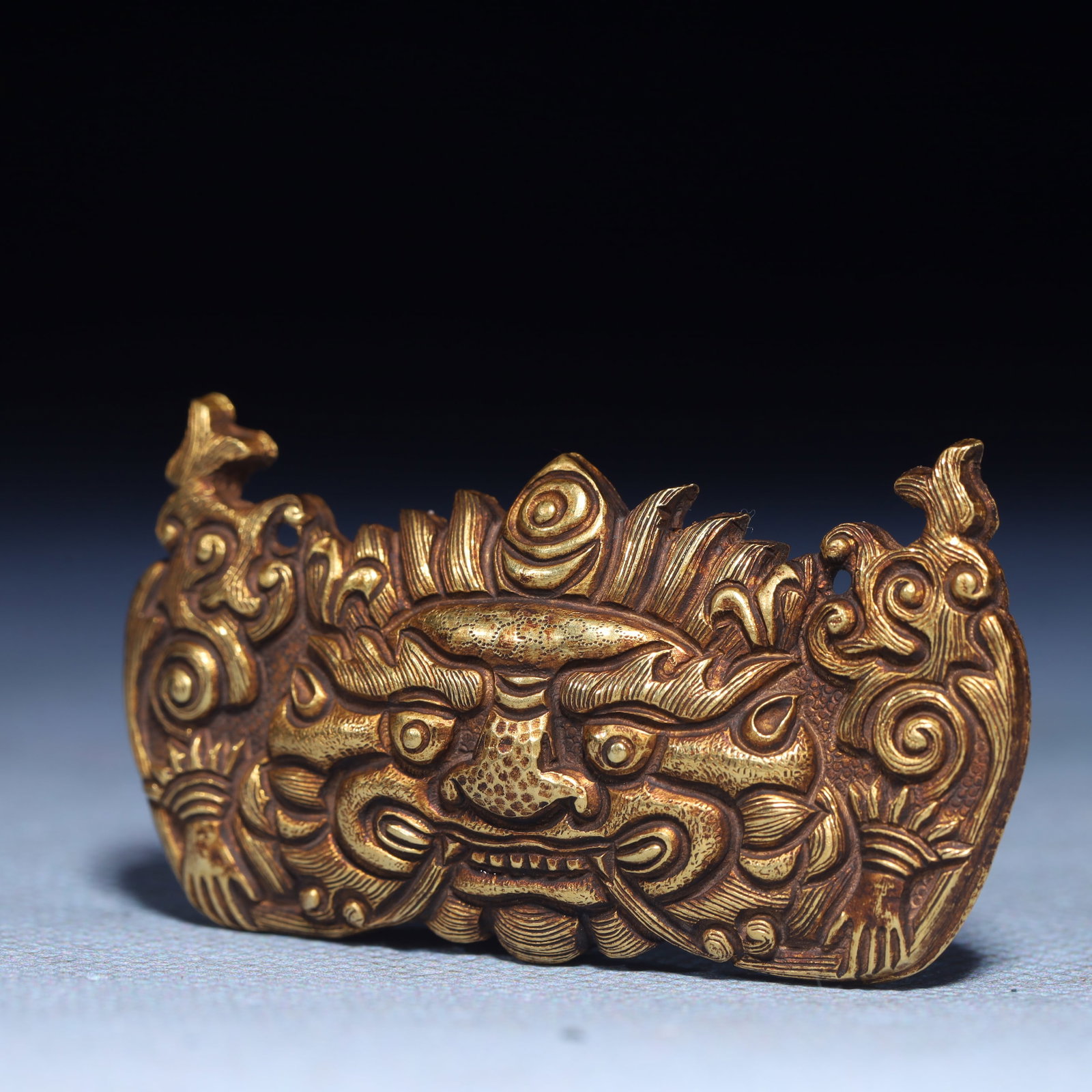 An Exquisite Gilt Silver Beast-Face Pattern Ornament - 2