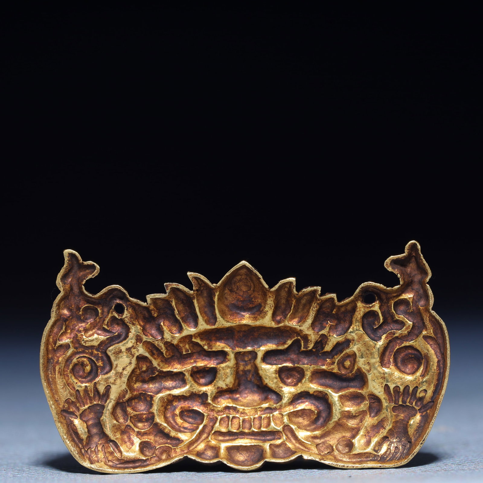 An Exquisite Gilt Silver Beast-Face Pattern Ornament - 3