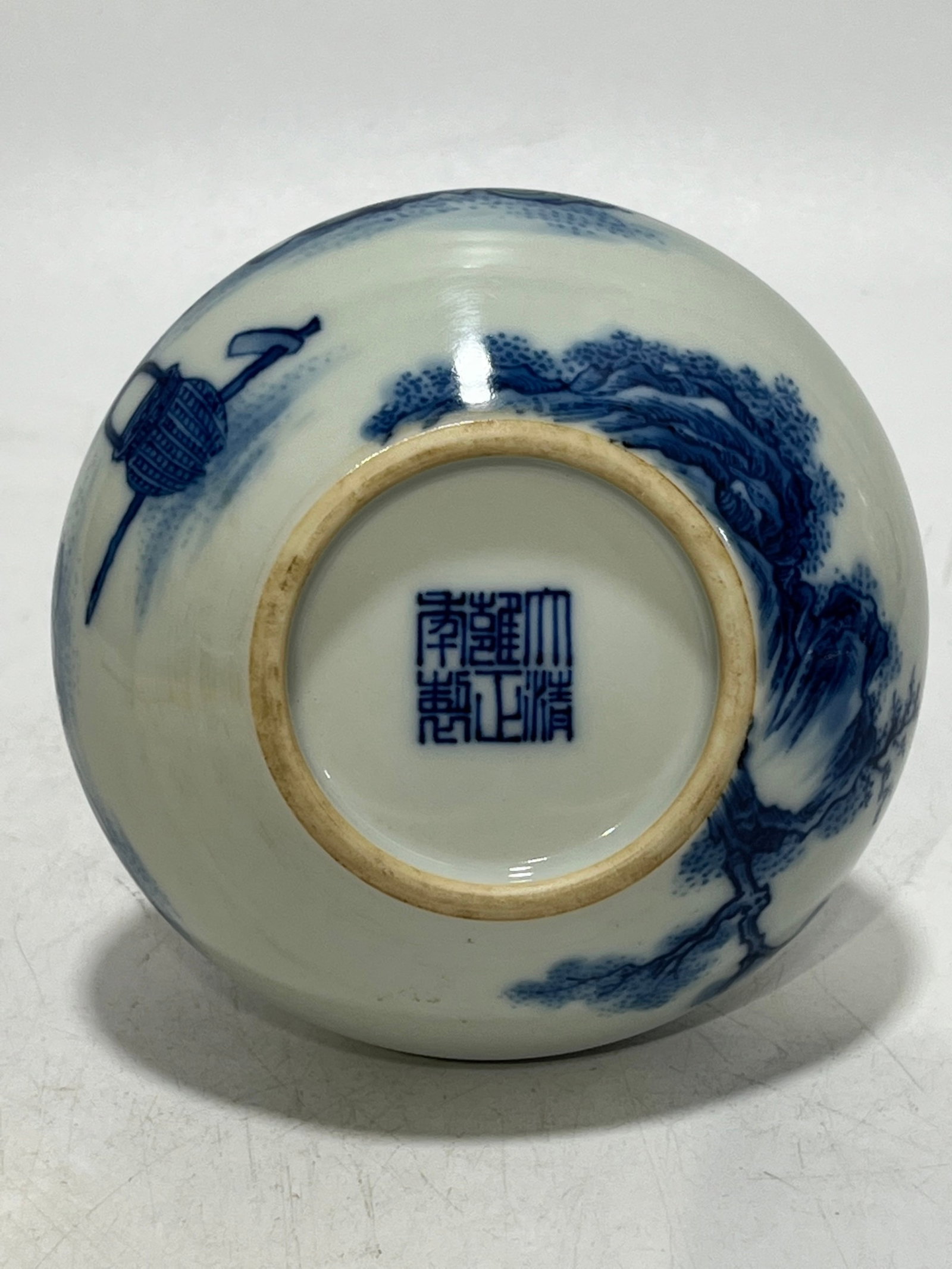 An Exquisite Blue and White Figure Pattern Vase - 7