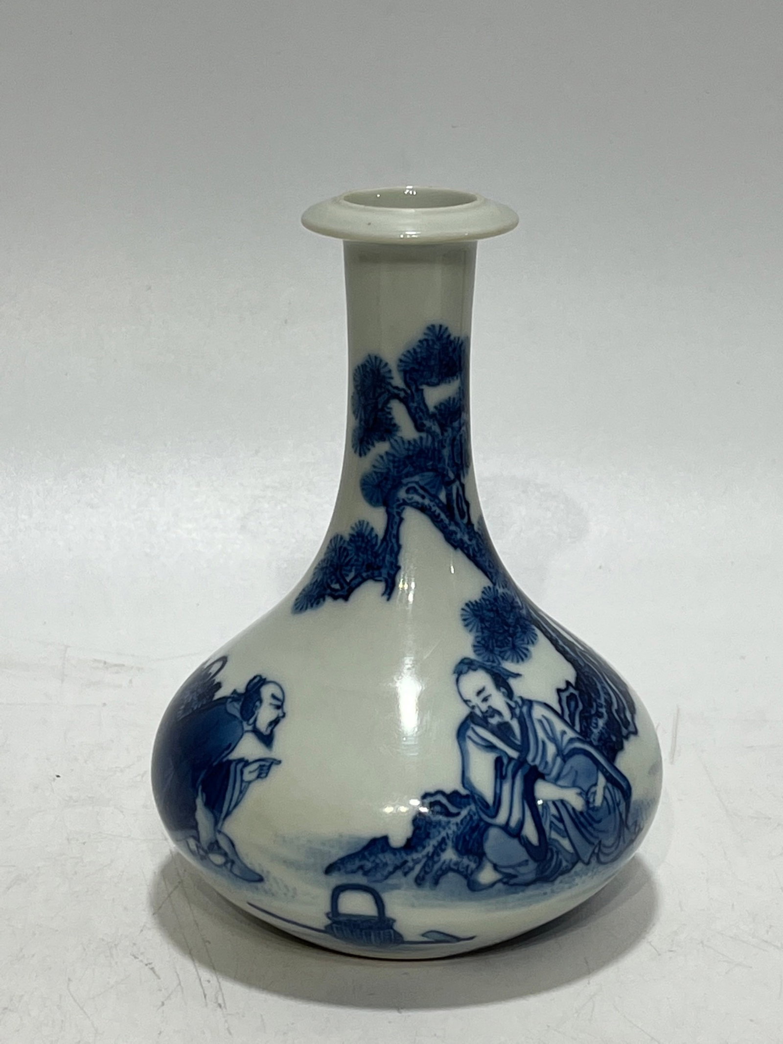 An Exquisite Blue and White Figure Pattern Vase - 8
