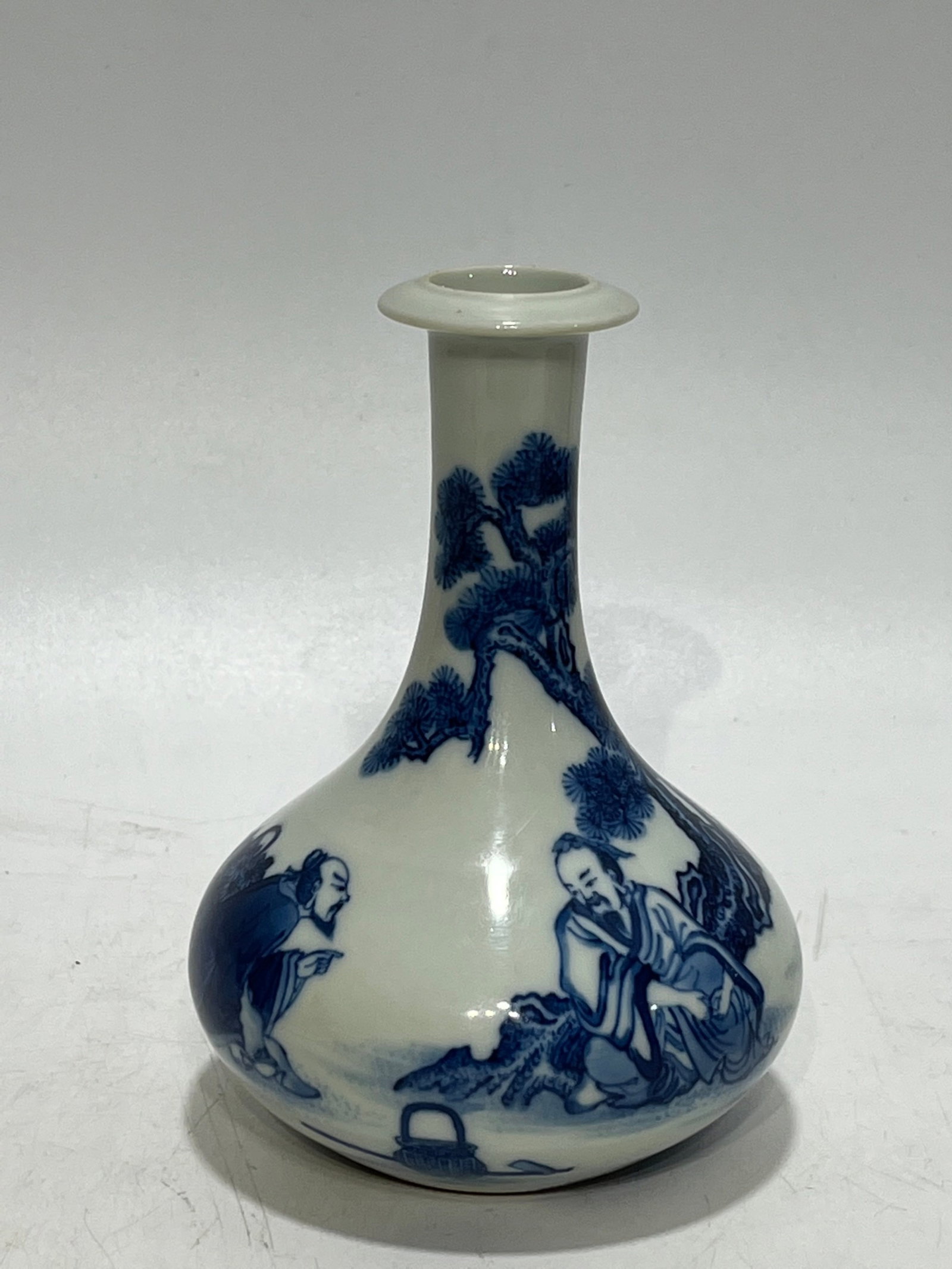An Exquisite Blue and White Figure Pattern Vase - 9