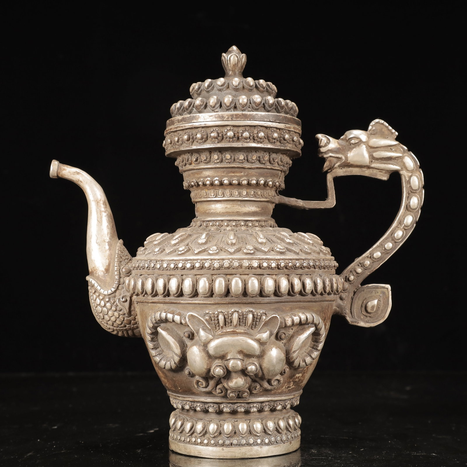 An Exquisite Silver-Plated Bronze Beast-Face Pattern Ewer: An Exquisite Silver-Plated Bronze Beast-Face Pattern Ewer,Qing Dynasty, China,Size:9.4inx5.1inx9.1in,Weight:1950g