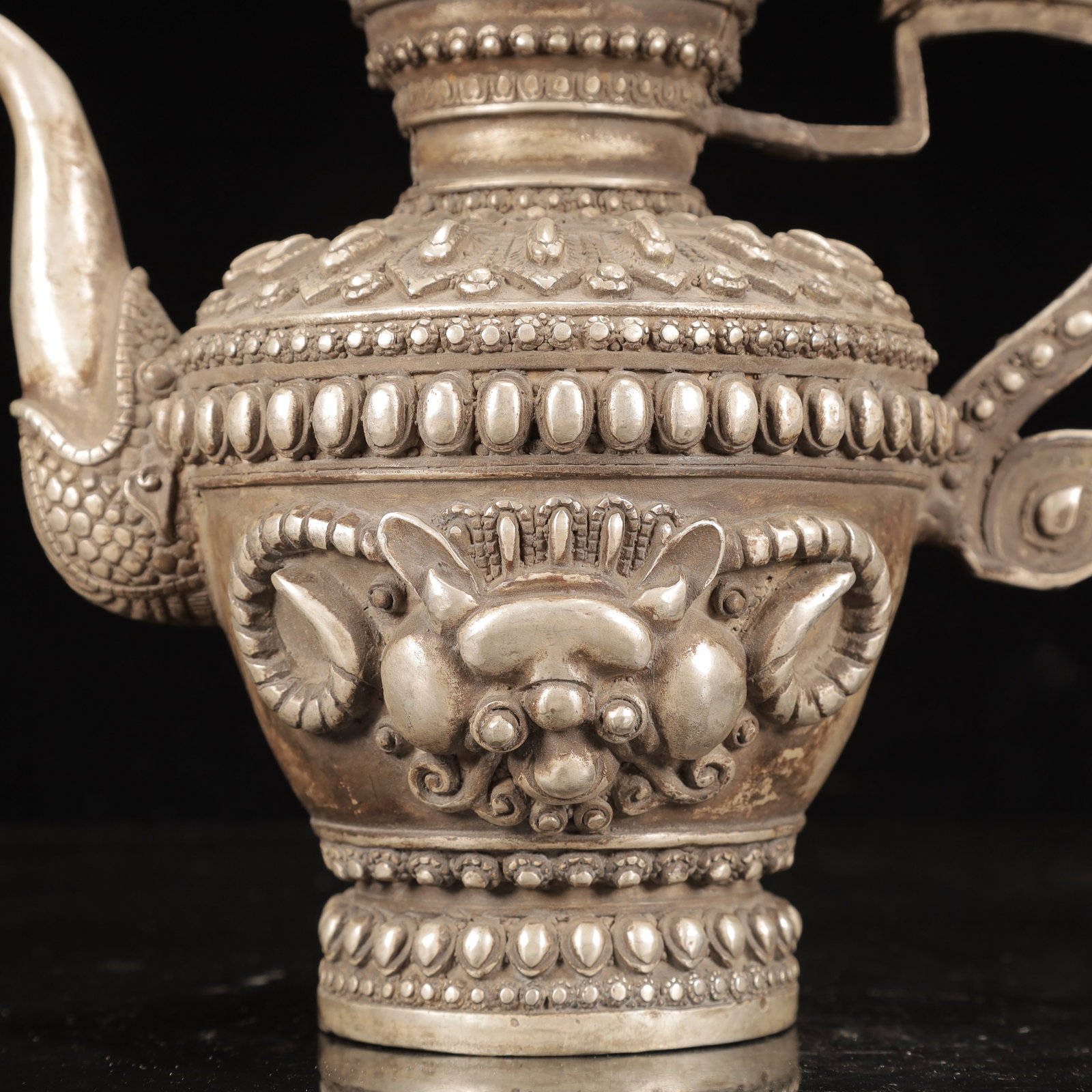 An Exquisite Silver-Plated Bronze Beast-Face Pattern Ewer - 3