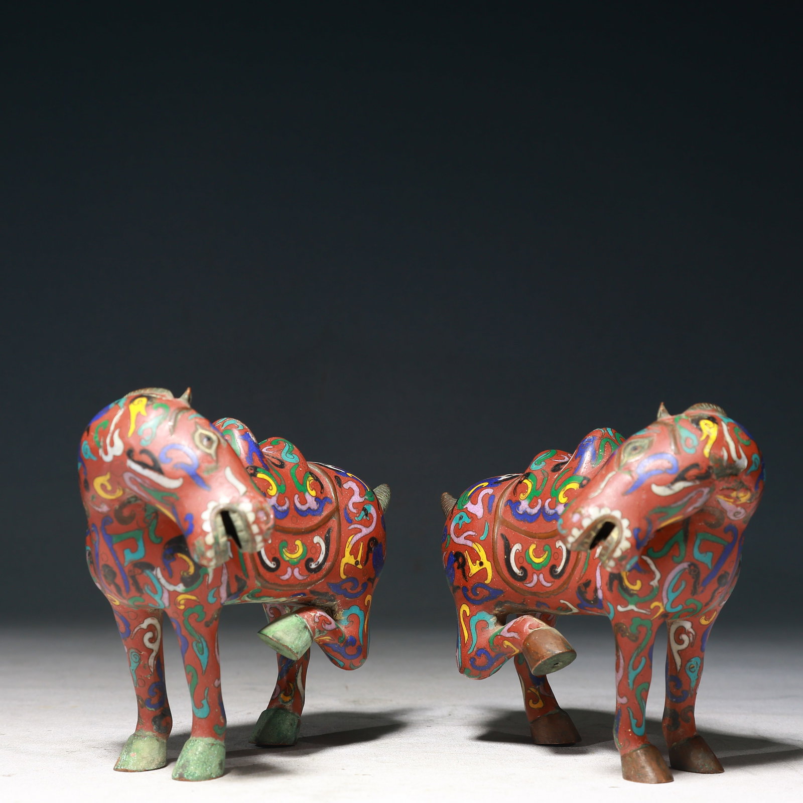 A Pair of Exquisite Cloisonne Bird Pattern Horse Ornaments: A Pair of Exquisite Cloisonne Bird Pattern Horse Ornaments,Qing Dynasty,China,Size:5.9inx1.6inx4.7in,Weight:600g 一对景泰蓝鸟纹马摆件,ߑ