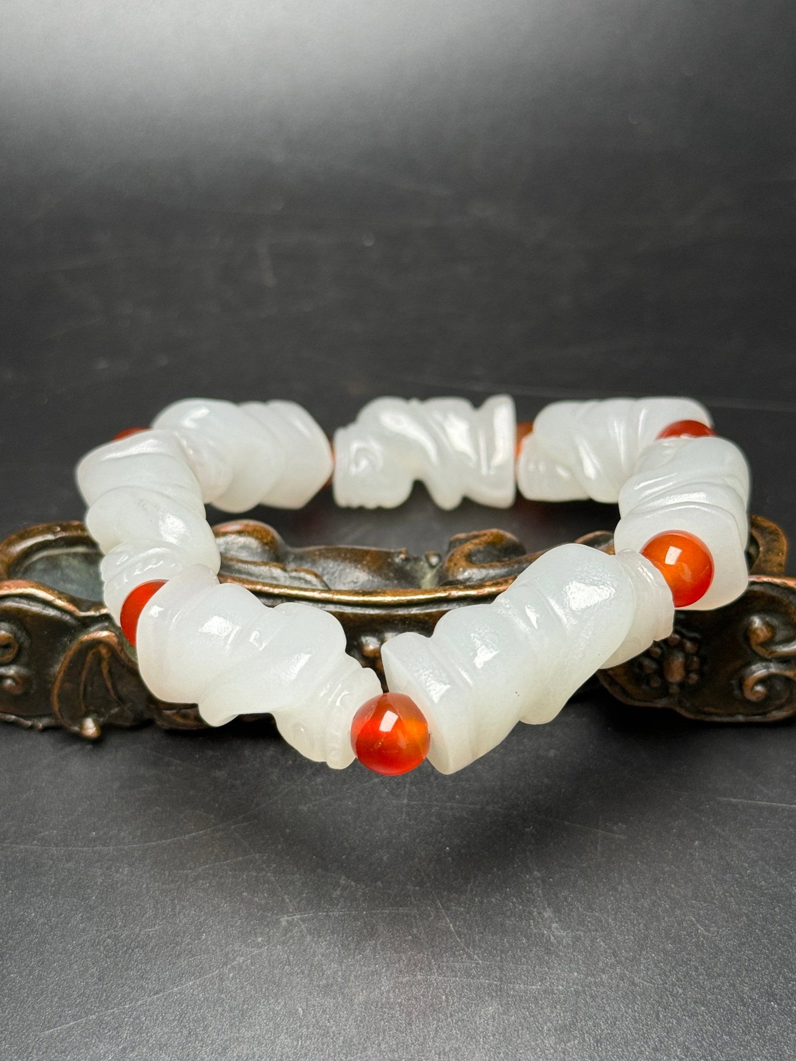 An Exquisite White Jade Figure Pattern Bracelets - 6