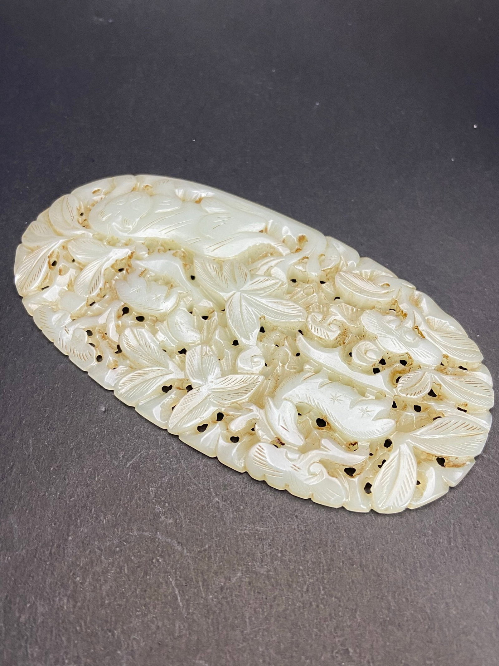An Exquisite White Jade Animal Pattern Ornament - 4