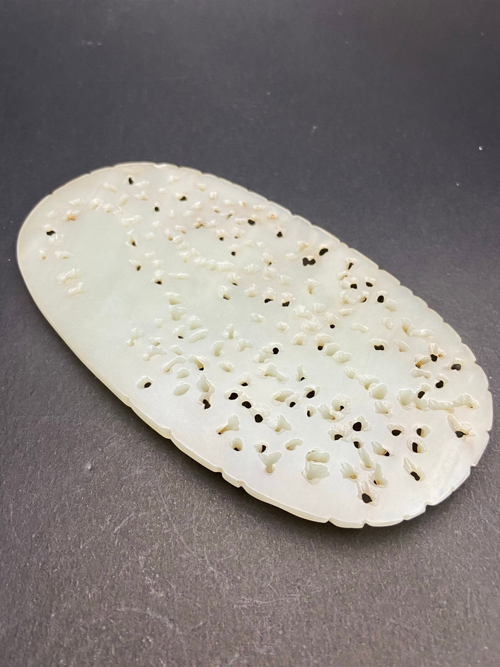 An Exquisite White Jade Animal Pattern Ornament - 6