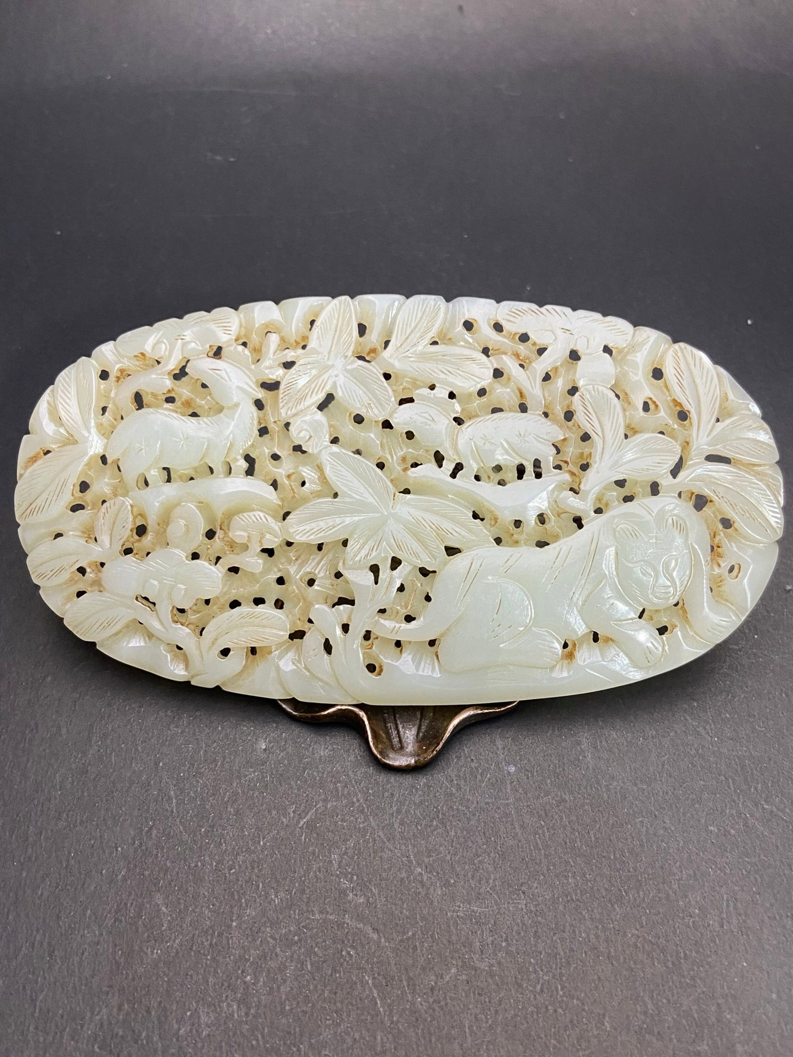 An Exquisite White Jade Animal Pattern Ornament - 7