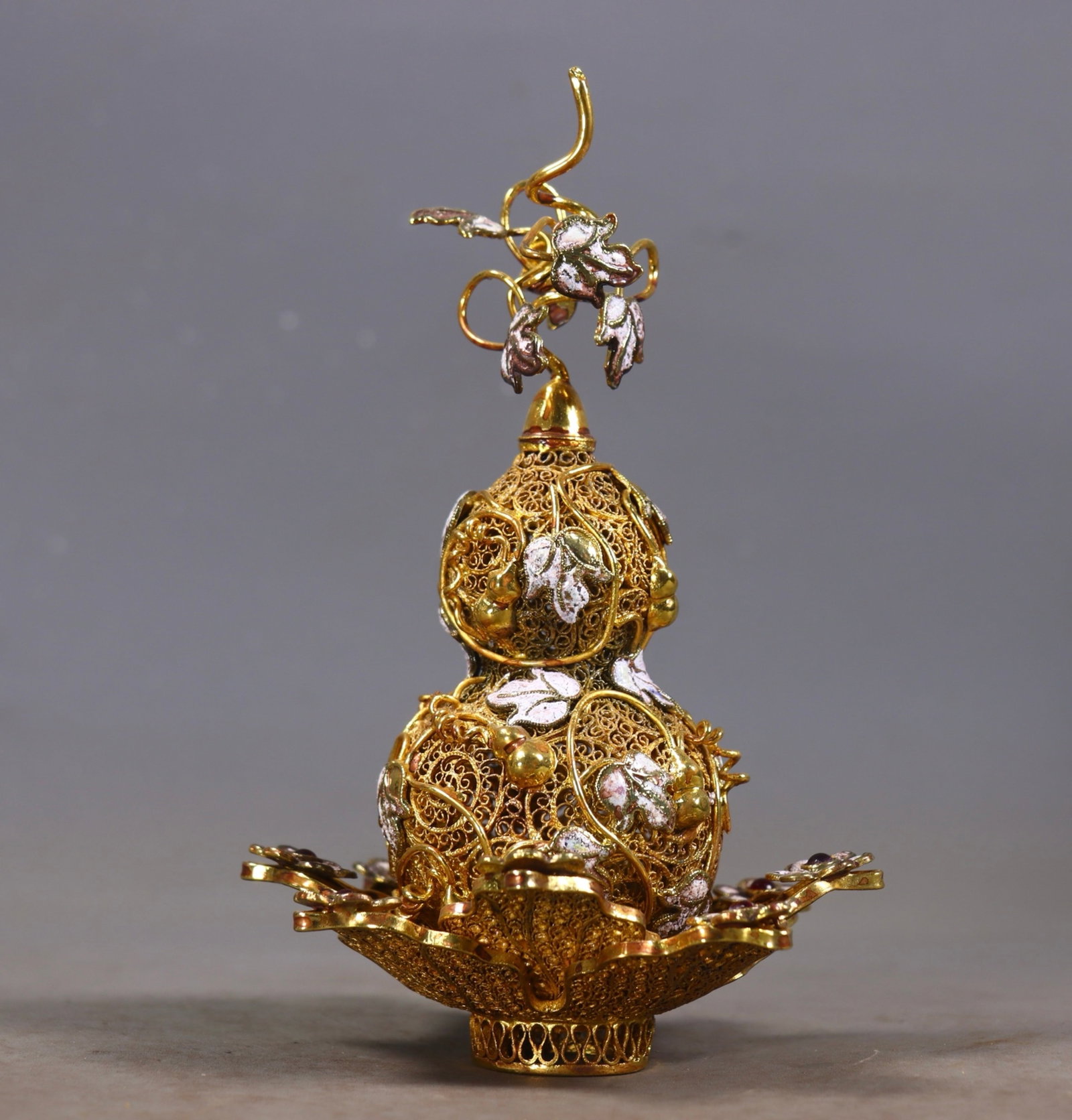 An Exquisite Filigree and Gilding Gourd Pattern Gourd Vase,Inlaid Gems,With Base: An Exquisite Filigree and Gilding Gourd Pattern Gourd Vase,Inlaid Gems,With Base,Qing Dynasty,China,Qianlong Four-character Mark,Size:6.7inx4.3in,Weight:271g