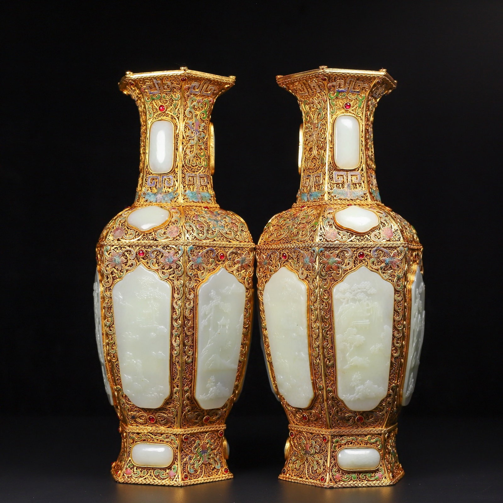 An Exquisite Filigree and Gilding Inlaid White Jade Landscape Pattern Vase,Inlaid Gems: An Exquisite Filigree and Gilding Inlaid White Jade Landscape Pattern Vase,Inlaid Gems,Qing Dynasty,China,Qianlong Four-character Mark,Size:4.3inx4.3inx10.8in,Total Weight:1950g