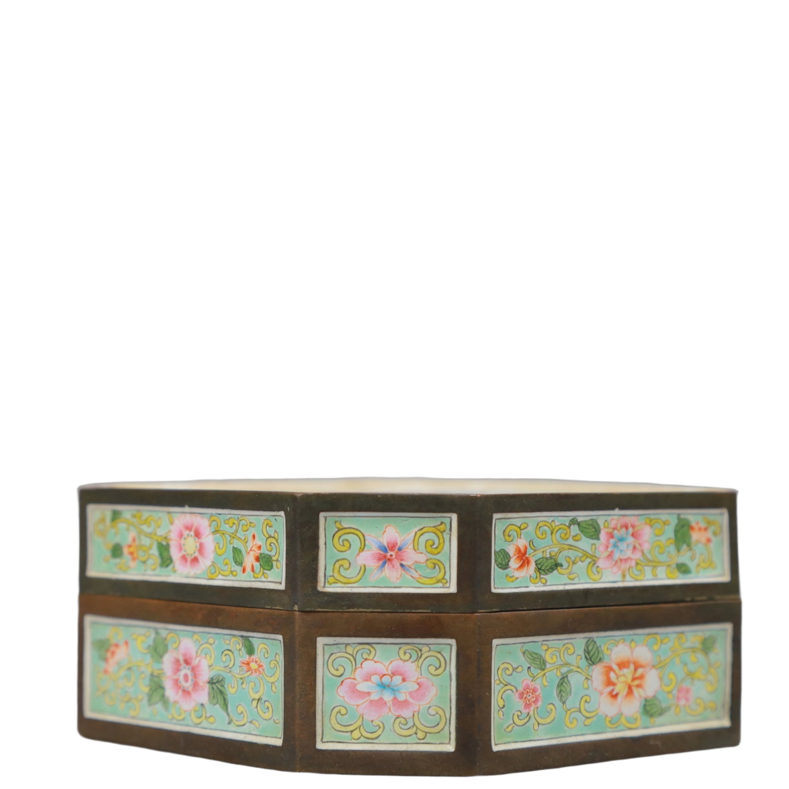 An Exquisite Painted Enamel Figure Pattern Cover Box - 3
