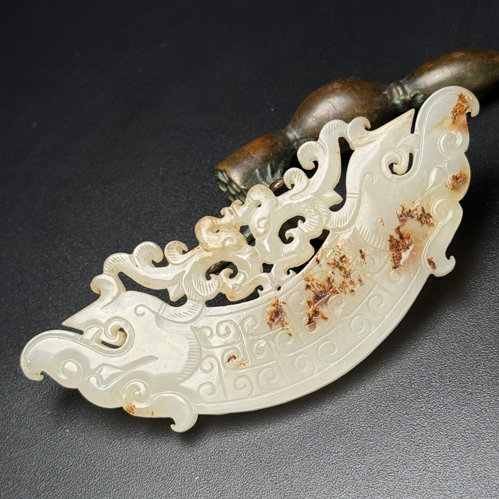 An Exquisite White Jade Auspicious Beast Pattern Pendant - 2