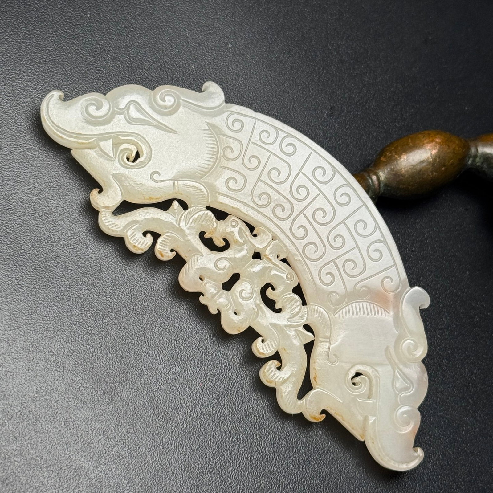 An Exquisite White Jade Auspicious Beast Pattern Pendant - 3