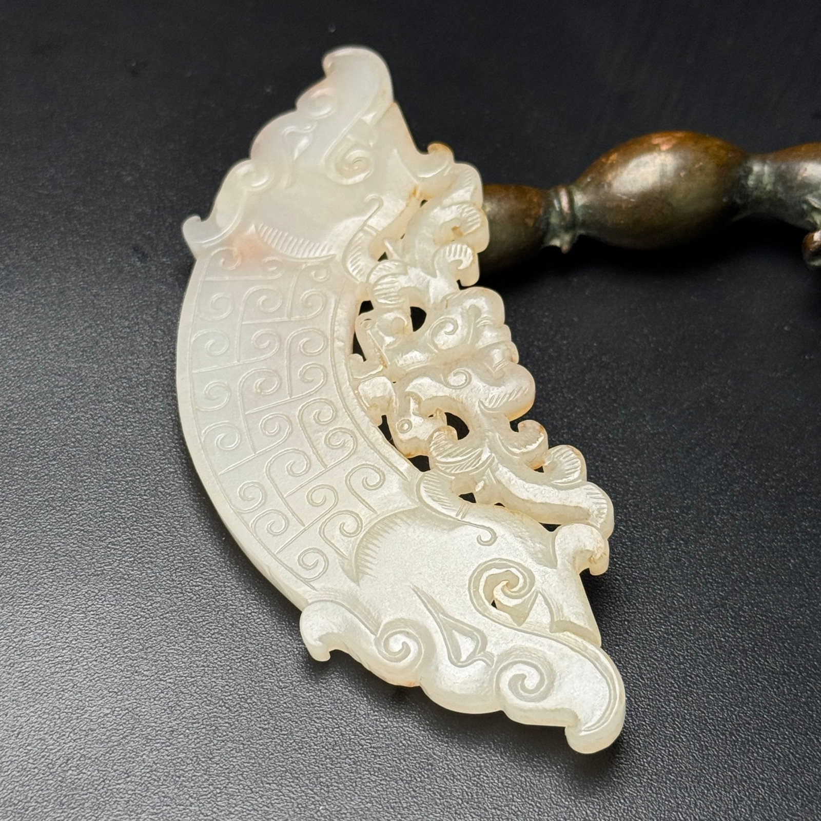 An Exquisite White Jade Auspicious Beast Pattern Pendant - 7