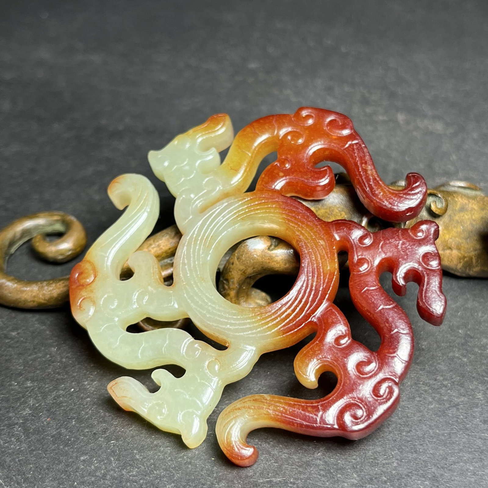 An Exquisite White Jade Dragon Pattern Pendant - 2