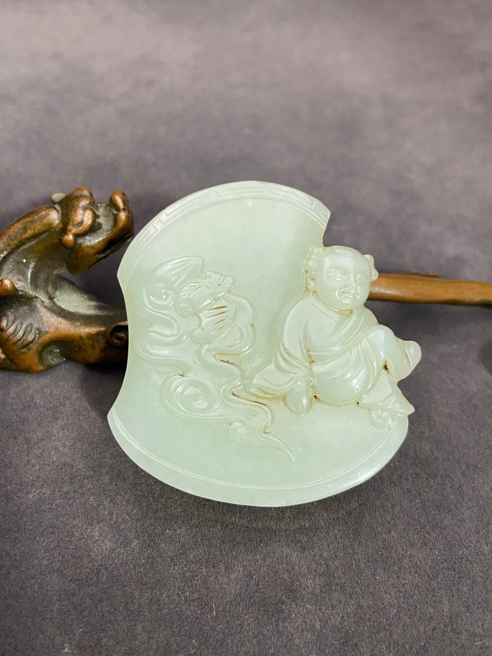 An Exquisite White Jade Bats Figure Pattern Pendant (1 of 7)