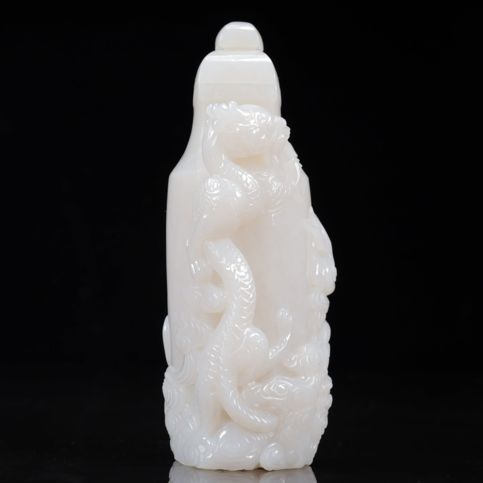 An Exquisite White Jade Dragon Pattern Vase - 10