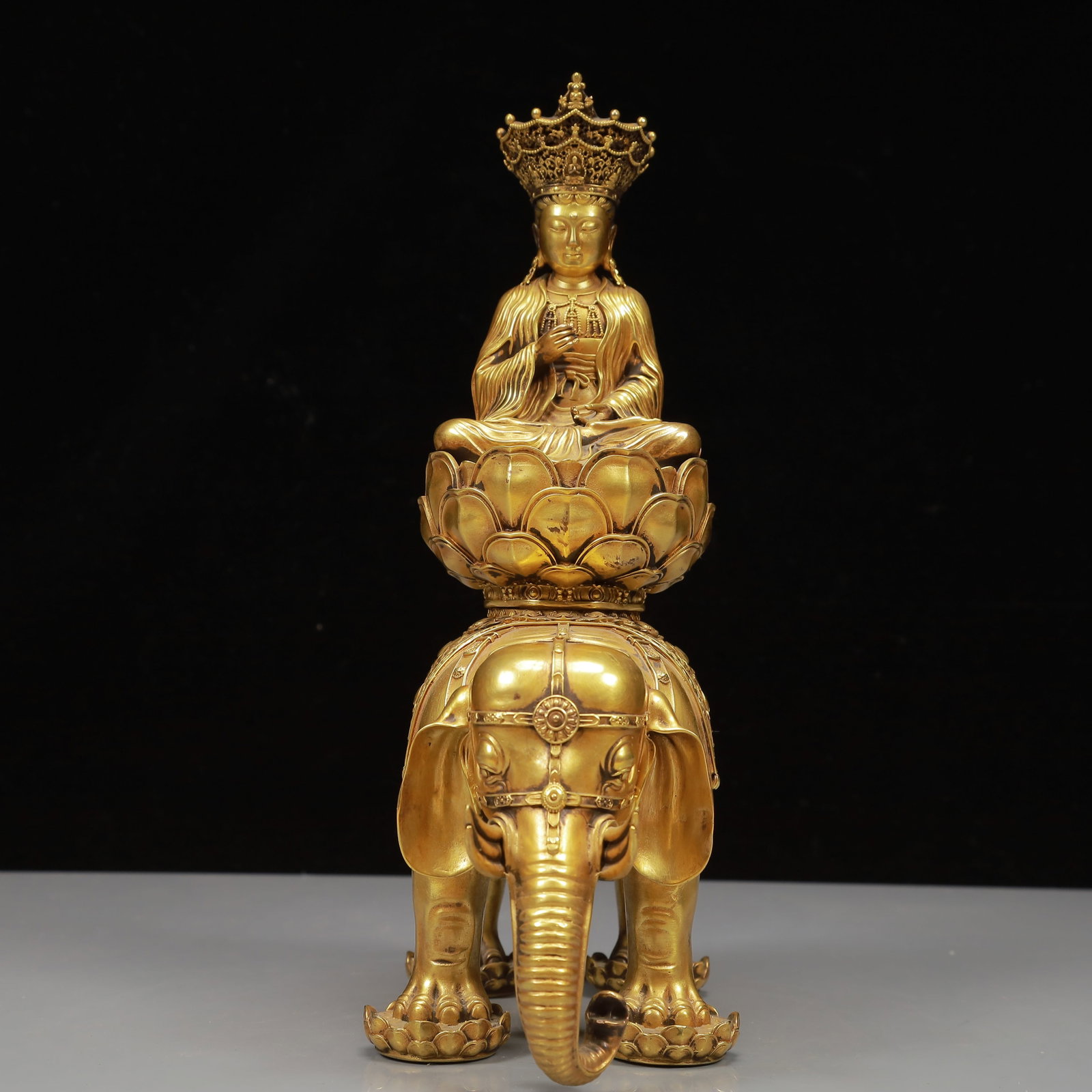 A Solemn Gilt Bronze Statue of Bodhisattva: A Solemn Gilt Bronze Statue of Bodhisattva,Qing Dynasty, China,Size:7.9inx3.5inx10.2in,Weight:1850g 铜鎏金菩萨像,中国清代