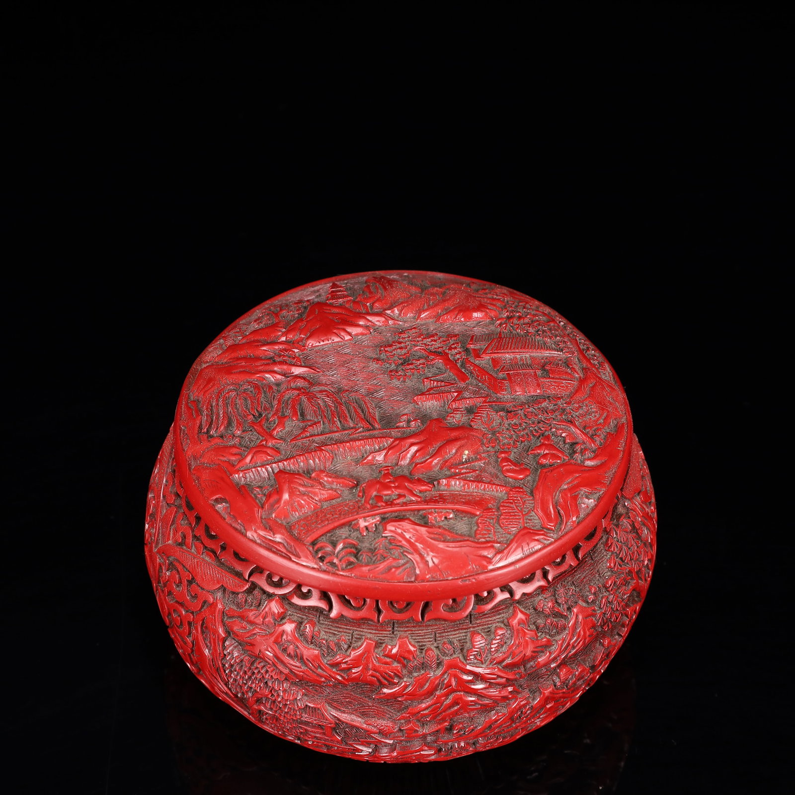 An Exquisite Carved Red Lacquer Landscape and Figure Pattern Box with Cover: An Exquisite Carved Red Lacquer Landscape and Figure Pattern Box with Cover,Qing Dynasty, China,With Mark,Size:5.5inx3.5in,Weight:600g 剔红漆器山水人物&