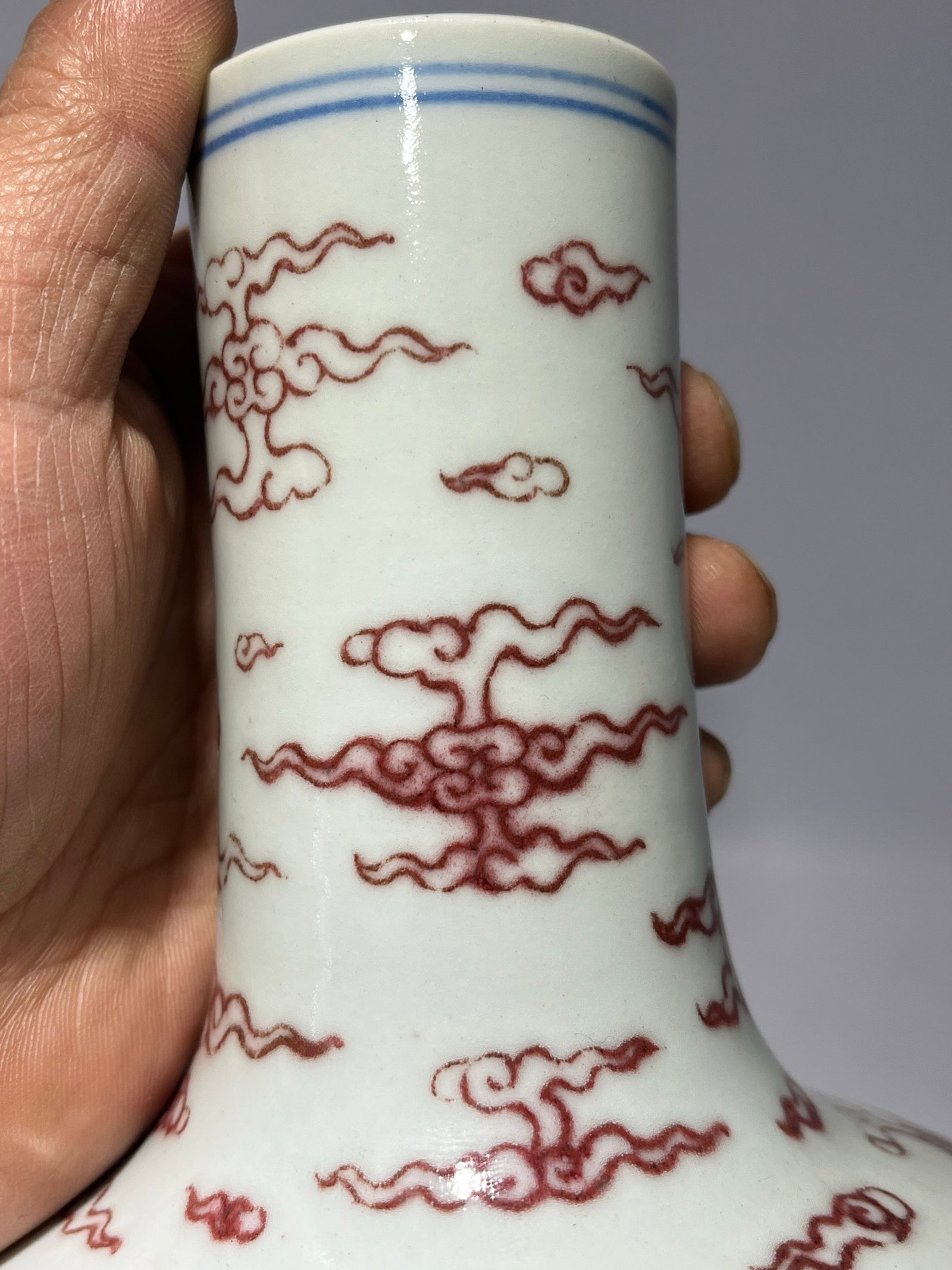 An Exquisite Underglaze-Red Auspicious Cloud and Phoenix Pattern Vase - 5