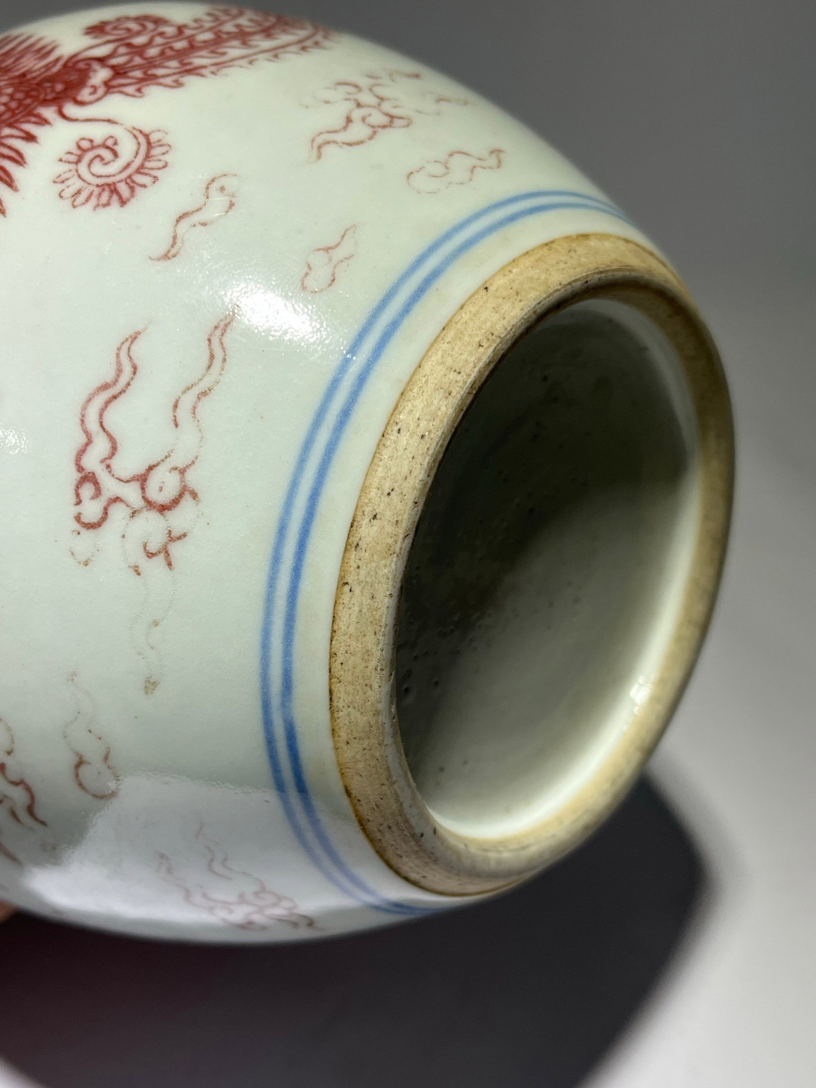 An Exquisite Underglaze-Red Auspicious Cloud and Phoenix Pattern Vase - 8