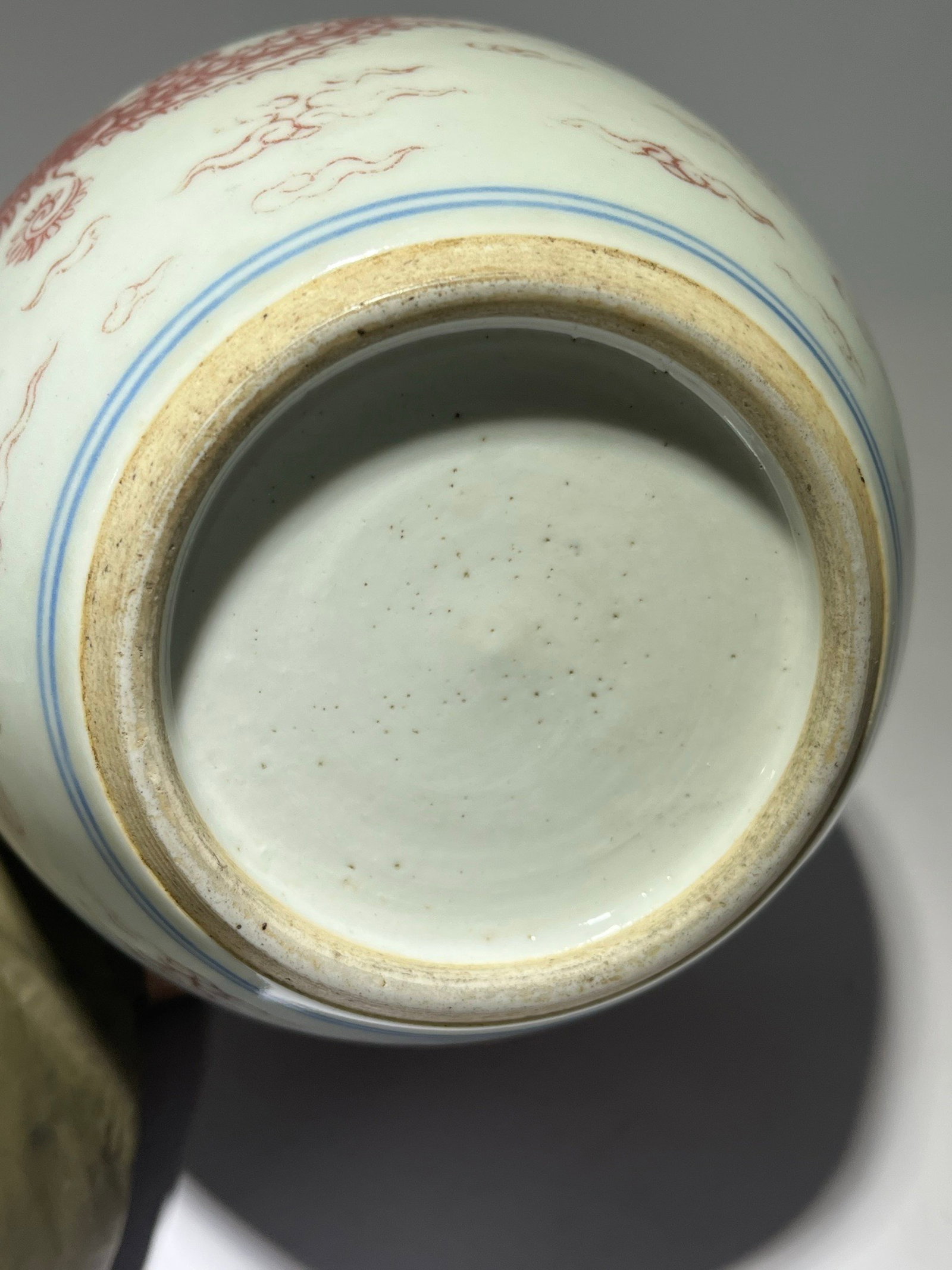 An Exquisite Underglaze-Red Auspicious Cloud and Phoenix Pattern Vase - 9