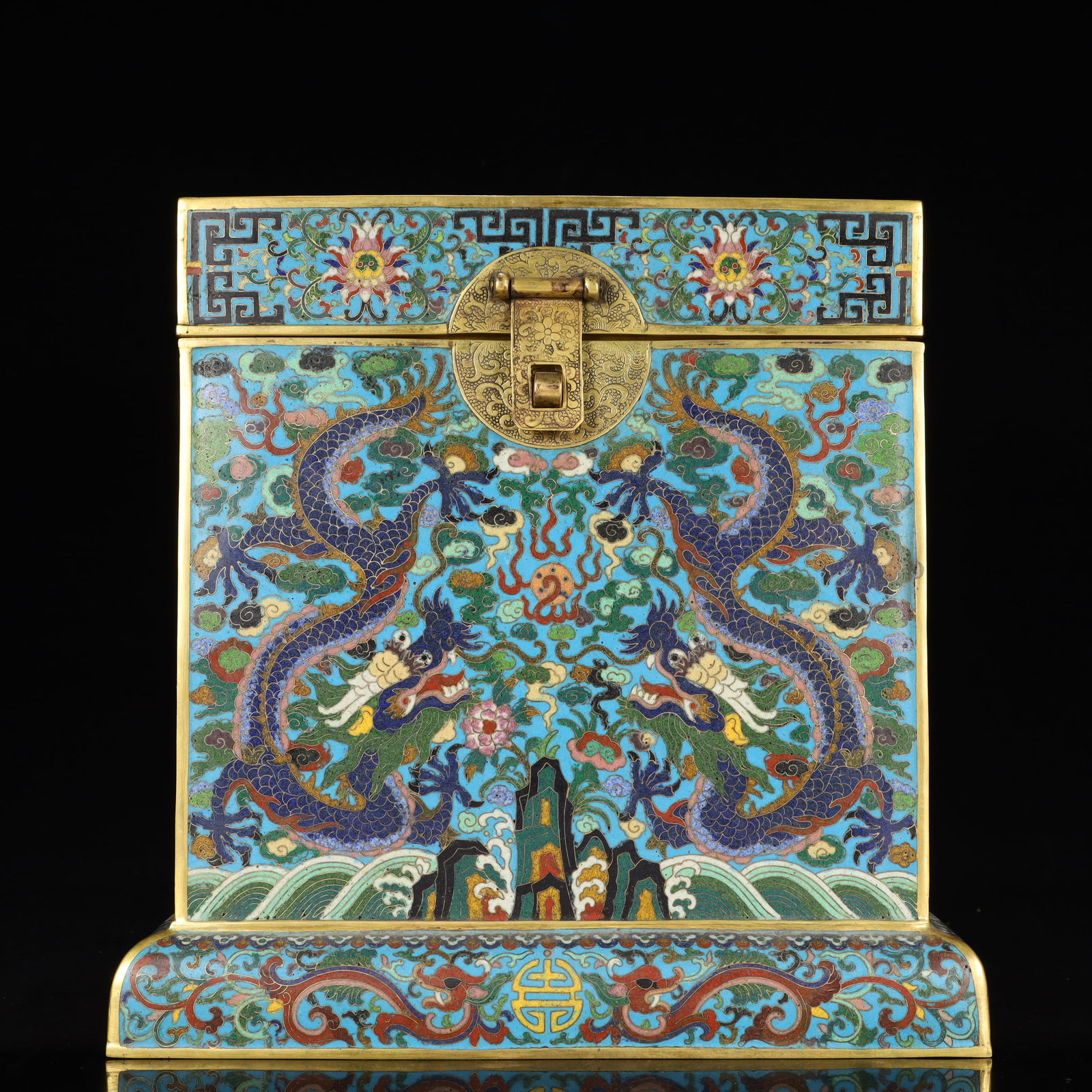 An Exquisite Cloisonne Lotus Auspicious Cloud and Dragon Pattern Box: An Exquisite Cloisonne Lotus Auspicious Cloud and Dragon Pattern Box,Qing Dynasty, China, Qianlong Four-character Mark,Size:11.8inx10.4inx11.8inWeight:8400g