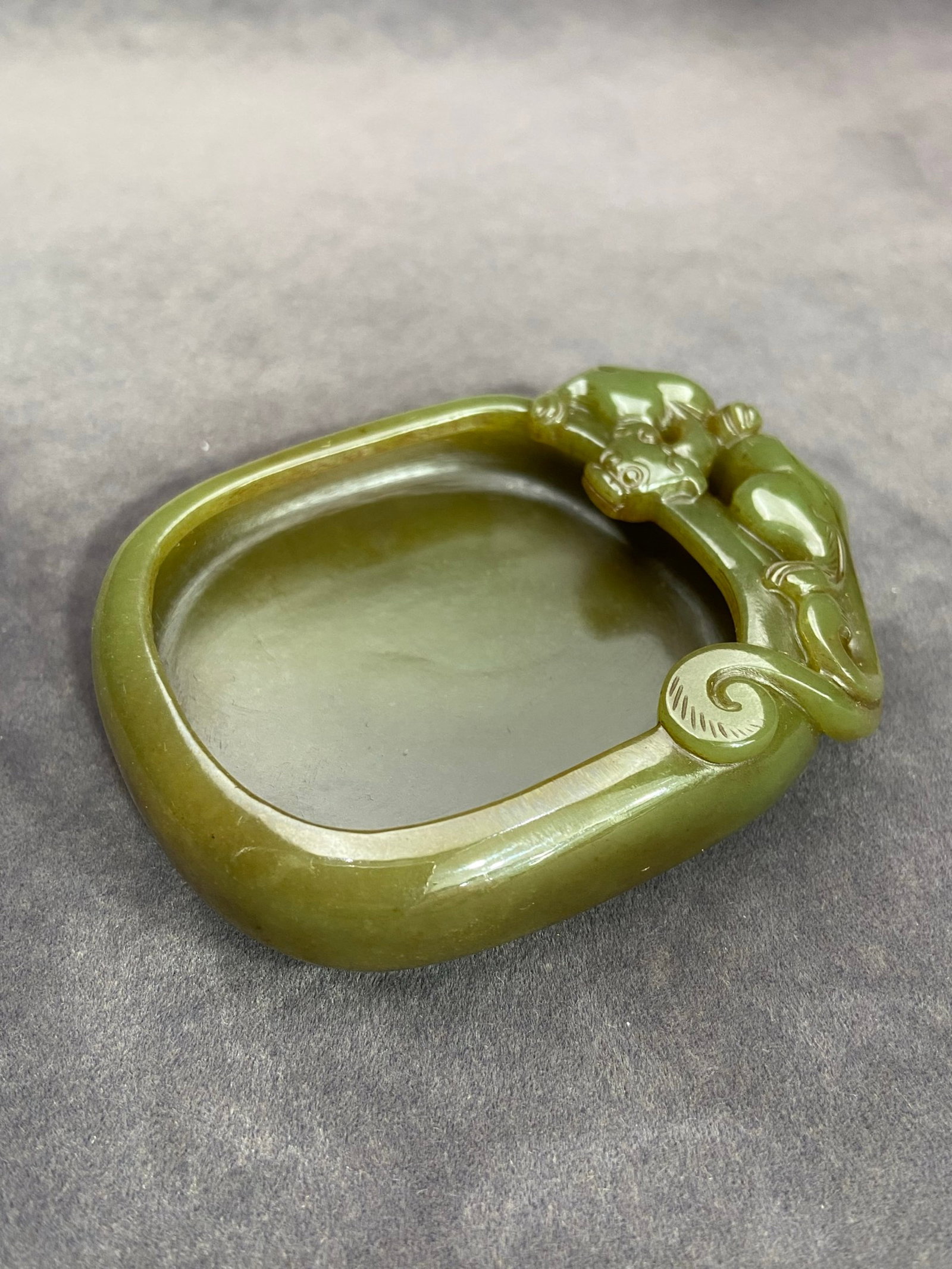 An Exquisite Yellow Jade Chi-Dragon Pattern Brush Washer - 2
