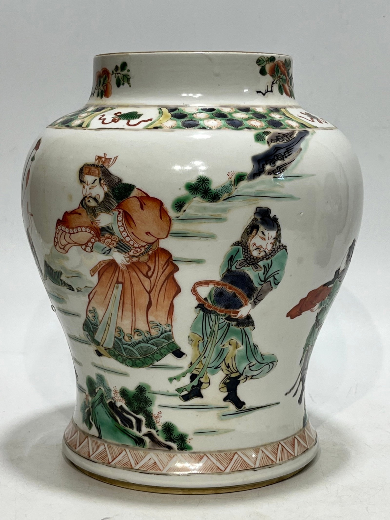 An Exquisite Wucai Figure Pattern Jar - 2