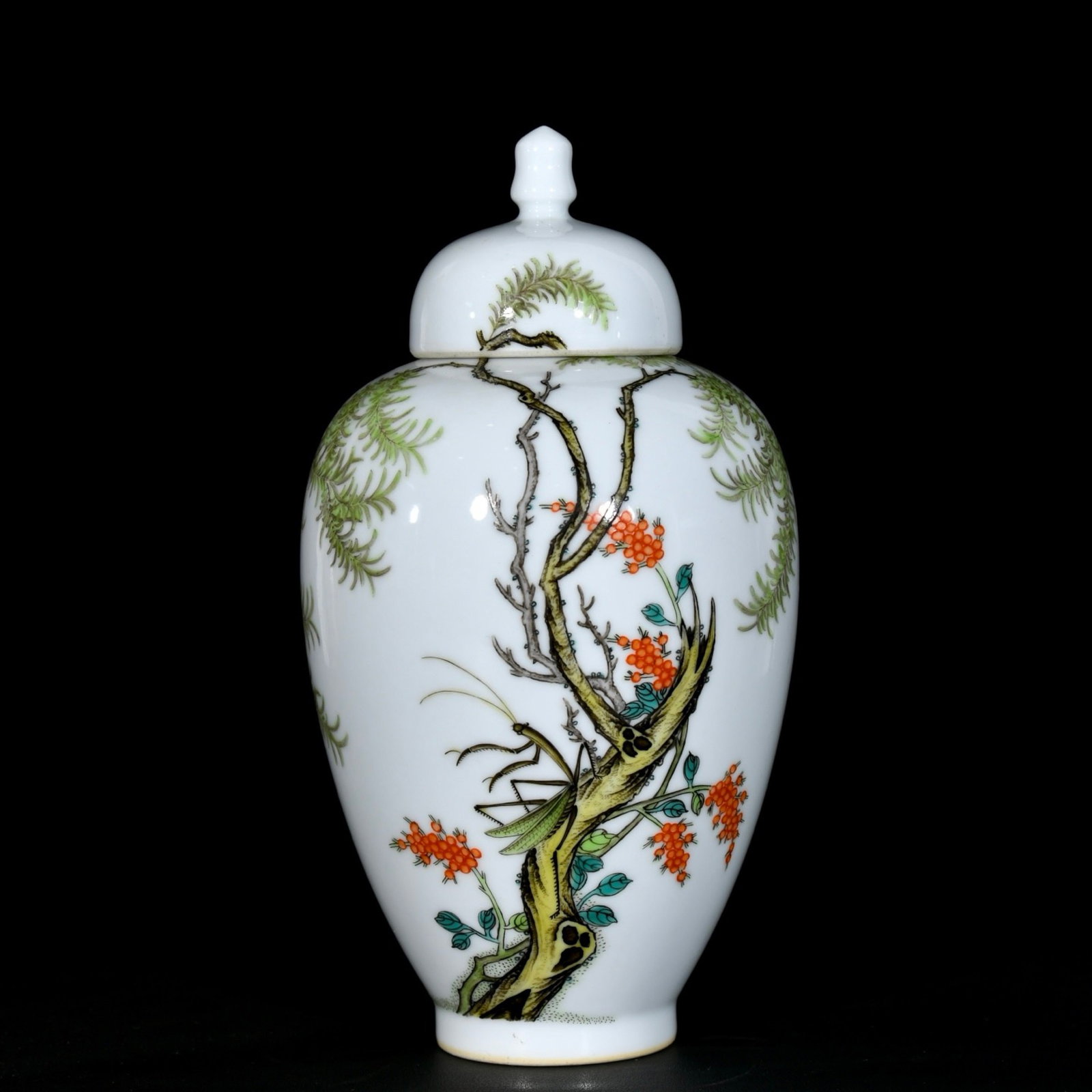 An Exquisite Famille-Rose Flower and Insect Pattern Jar with Cover,With Poem: An Exquisite Famille-Rose Flower and Insect Pattern Jar with Cover,With Poem,Qing Dynasty, China,Qianlong Six-character Mark,Size:9.6inx5.1in