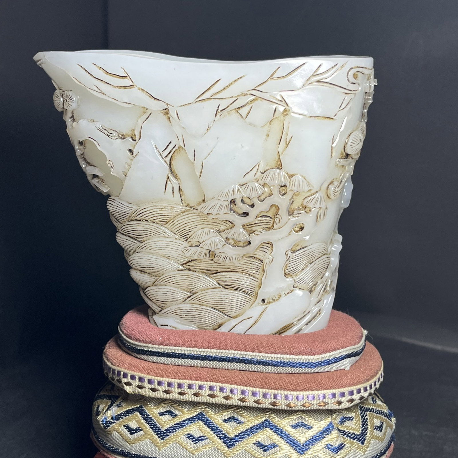 An Exquisite White Jade Landscape Pattern Cup - 5