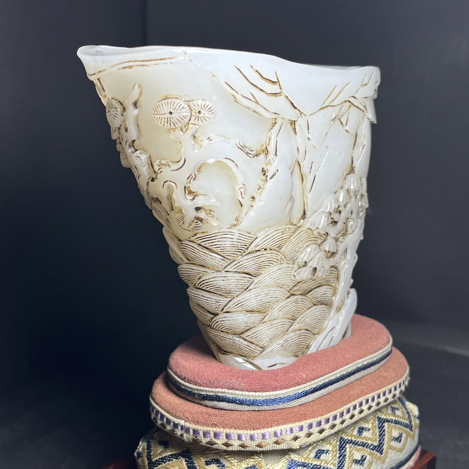 An Exquisite White Jade Landscape Pattern Cup - 6