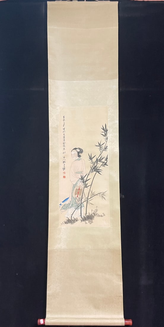 A Chinese Vertical Scroll Ink Painting of Woman on Paper,Zhang Daqian: A Chinese Vertical Scroll Ink Painting of Woman on Paper,Zhang Daqian,Size:13inx30.7in 一幅中国水墨仕女图立轴,张大千