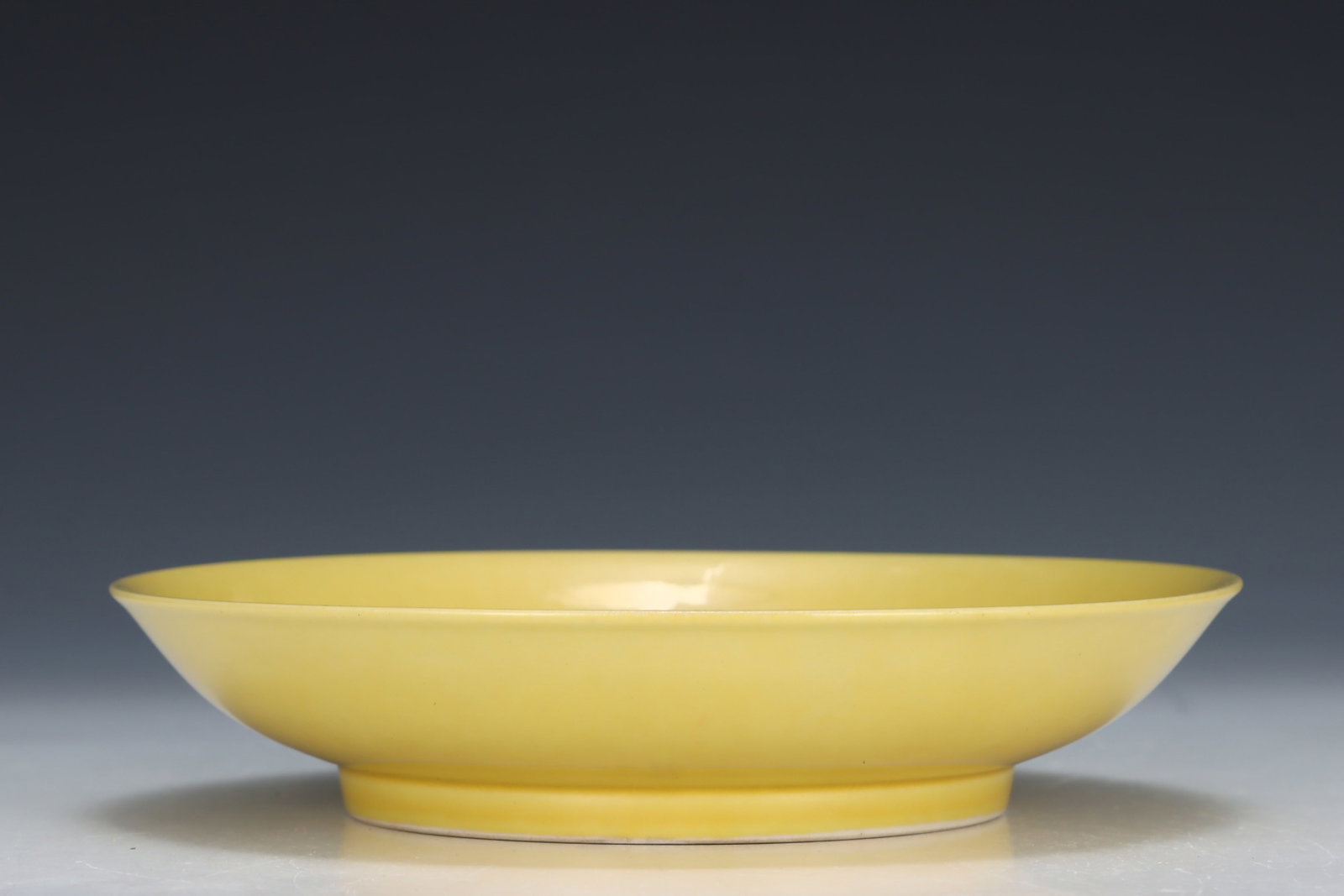 An Exquisite Yellow Glazed Plate - 8