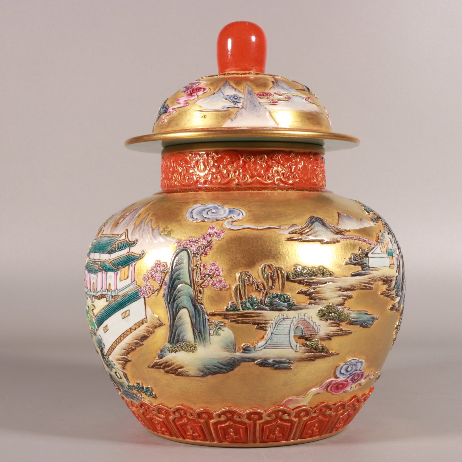 An Exquisite Enamel Gold Ground Landscape Pattern Tea Caddy - 4