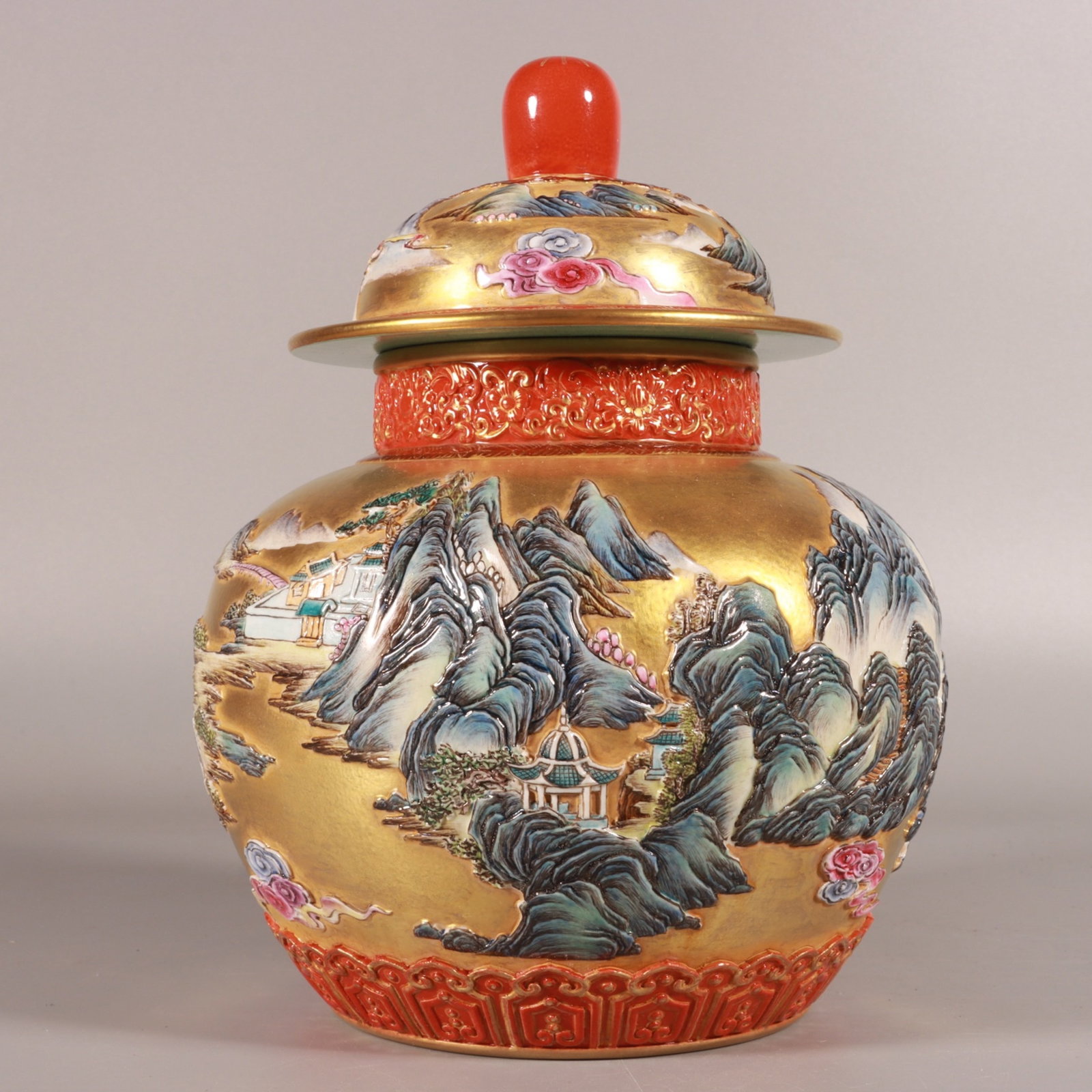 An Exquisite Enamel Gold Ground Landscape Pattern Tea Caddy - 5