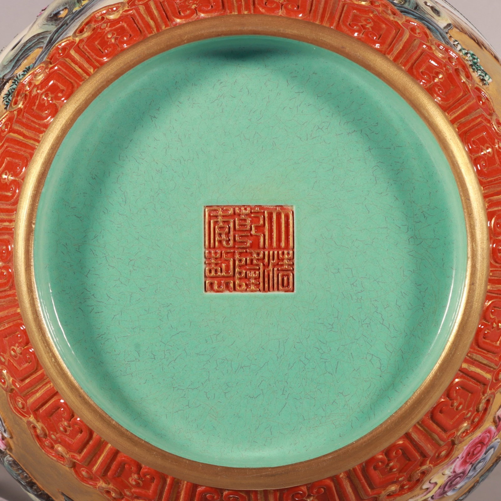 An Exquisite Enamel Gold Ground Landscape Pattern Tea Caddy - 8