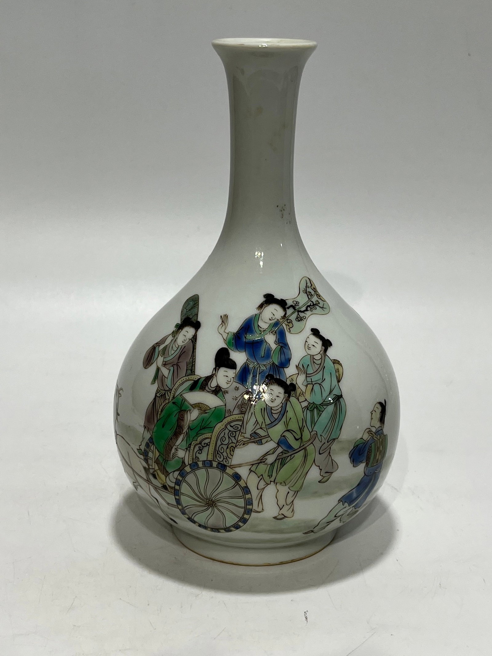 An Exquisite Kangxi Wucai Figure Pattern Vase: An Exquisite Kangxi Wucai Figure Pattern Vase,Qing Dynasty,China,Kangxi Six-character Mark,Size:8.7in