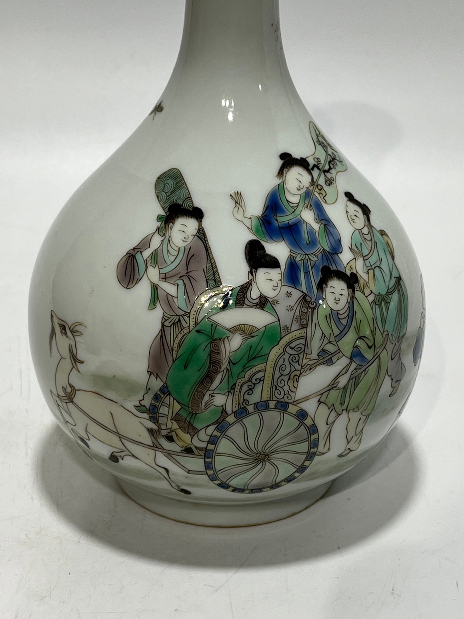 An Exquisite Kangxi Wucai Figure Pattern Vase - 2