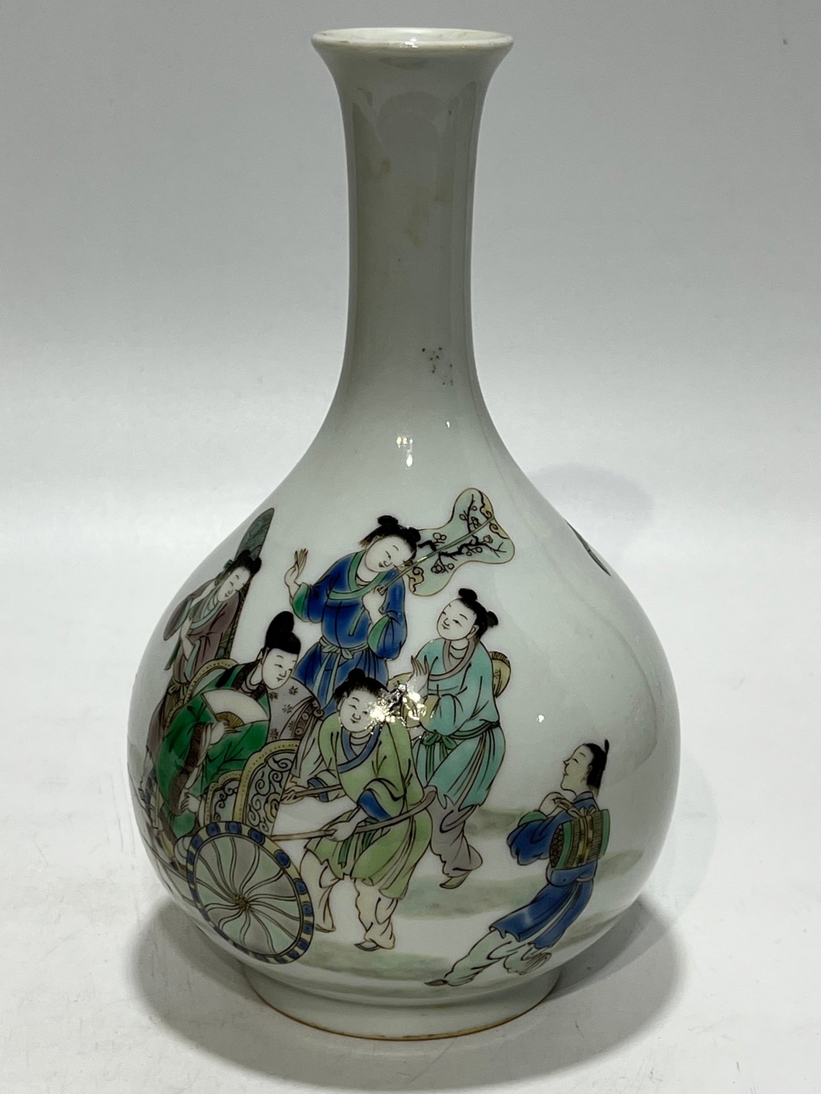 An Exquisite Kangxi Wucai Figure Pattern Vase - 5