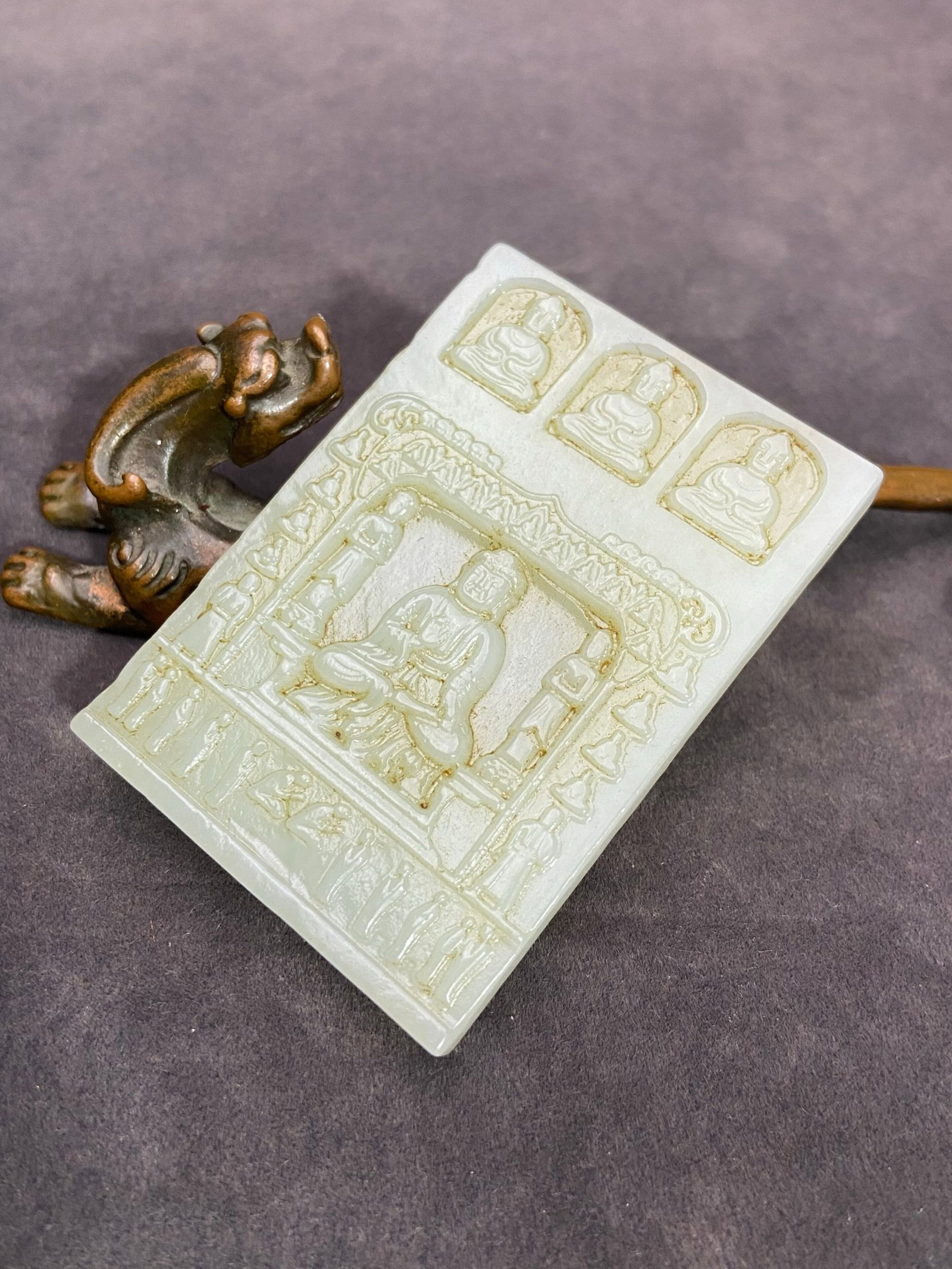 An Exquisite White Jade Buddha Statue Pattern Pendant - 3